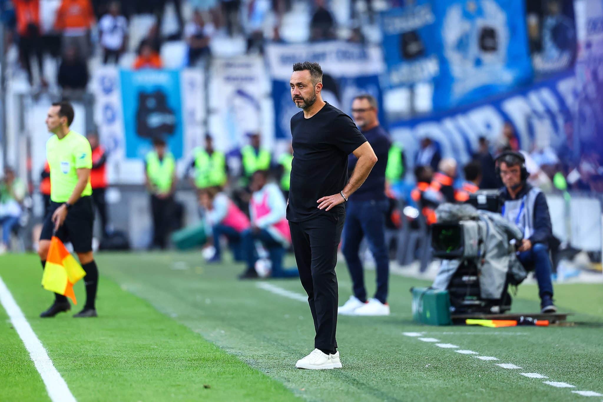 Roberto de Zerbi &agrave; beira do campo durante jogo do Olympique de Marseille