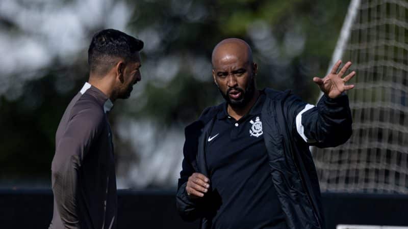 Confiante em final, Corinthians terá equipe presente em Lanús e Cruzeiro