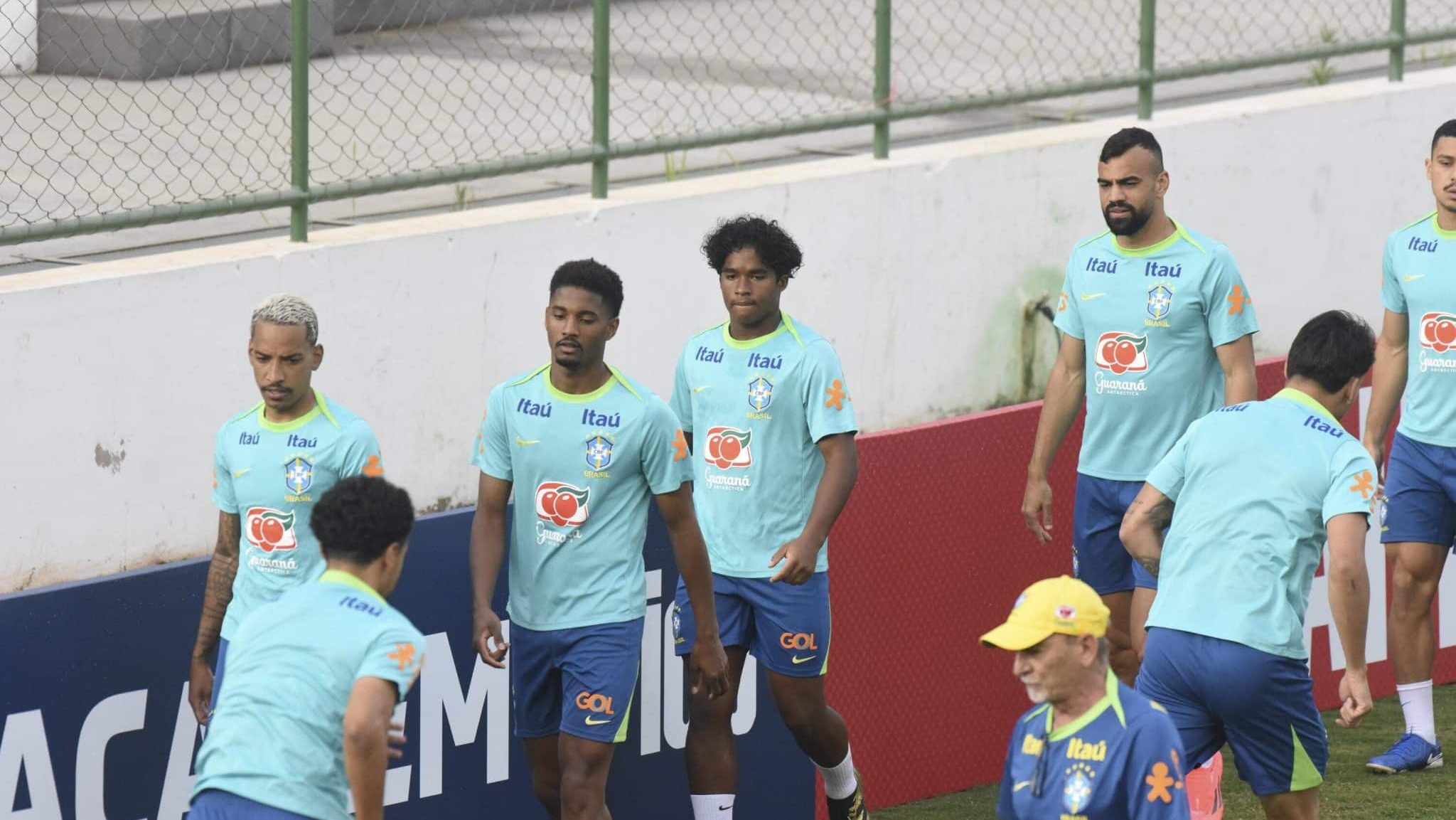 Visita ilustre, &lsquo;Bobby Charlton&rsquo; e mais: como foi o treino da Sele&ccedil;&atilde;o em Bras&iacute;lia