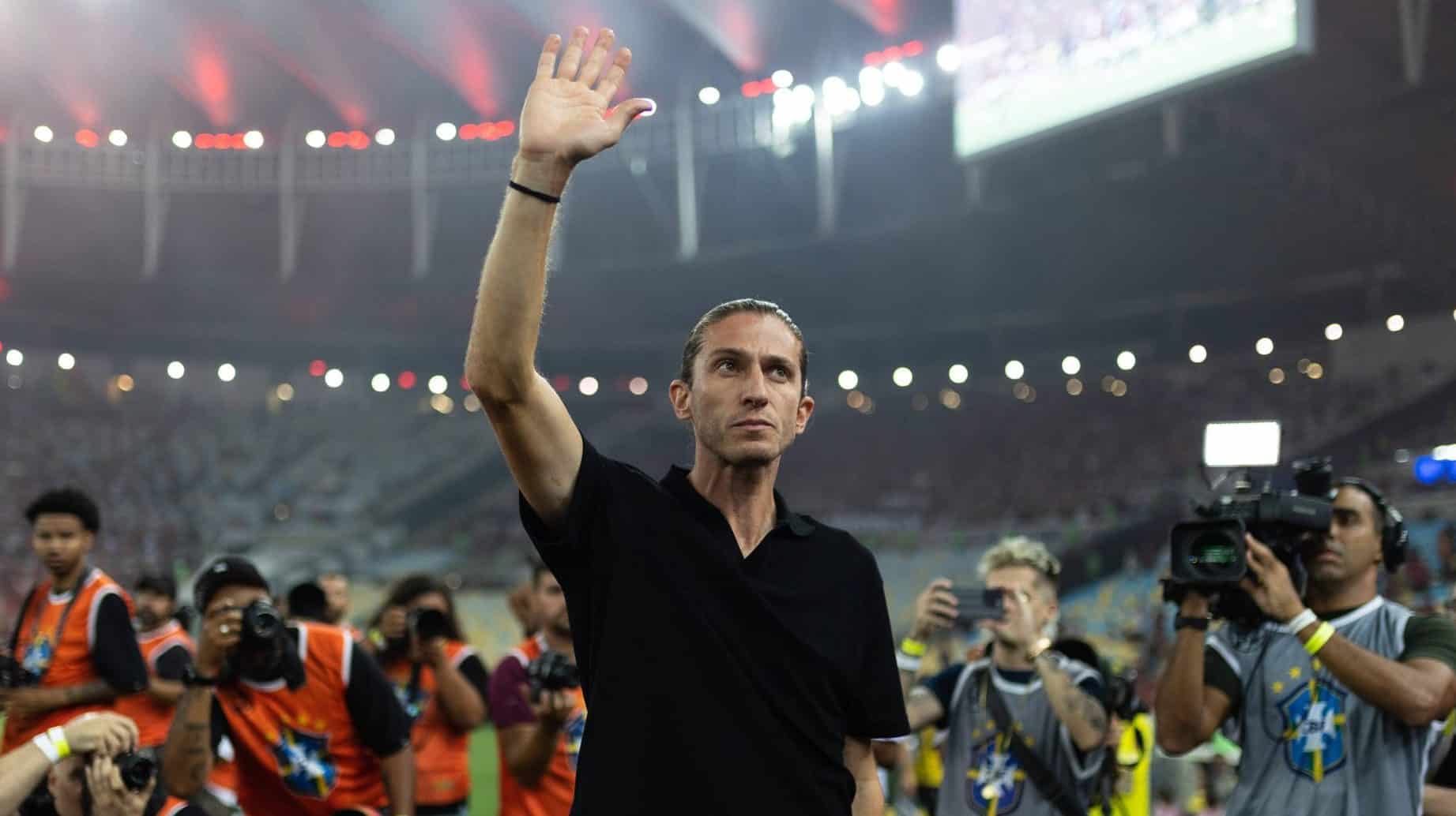 Futuro de Filipe Lu&iacute;s no Flamengo est&aacute; amea&ccedil;ado? O que pensam candidatos &agrave; presid&ecirc;ncia