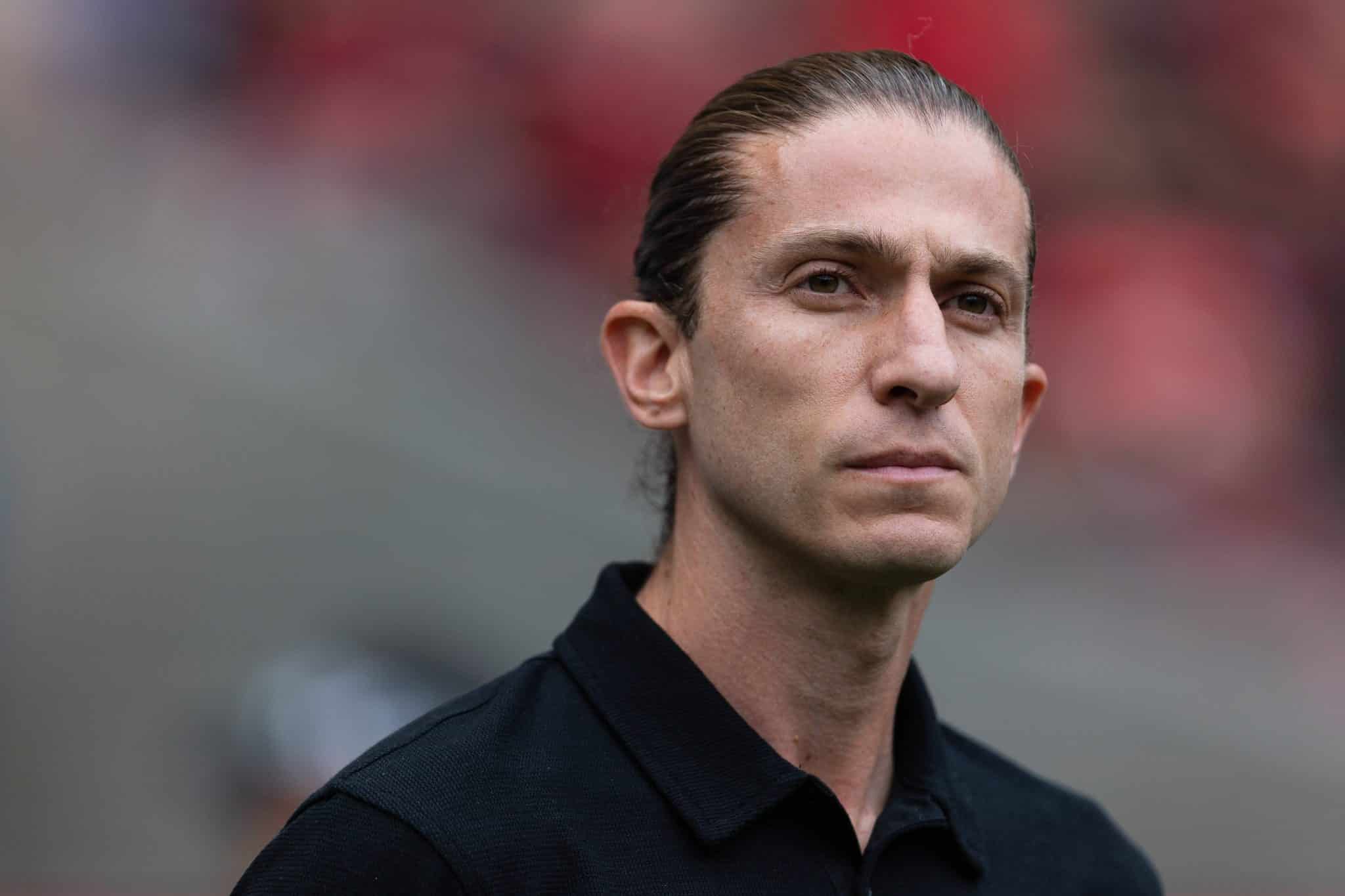 Filipe Lu&iacute;s vai poupar o time em Flamengo x Internacional antes da Copa do Brasil?