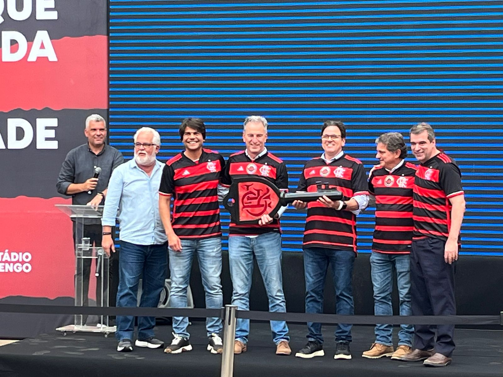 Flamengo toma posse do terreno para novo est&aacute;dio; veja os pr&oacute;ximos passos