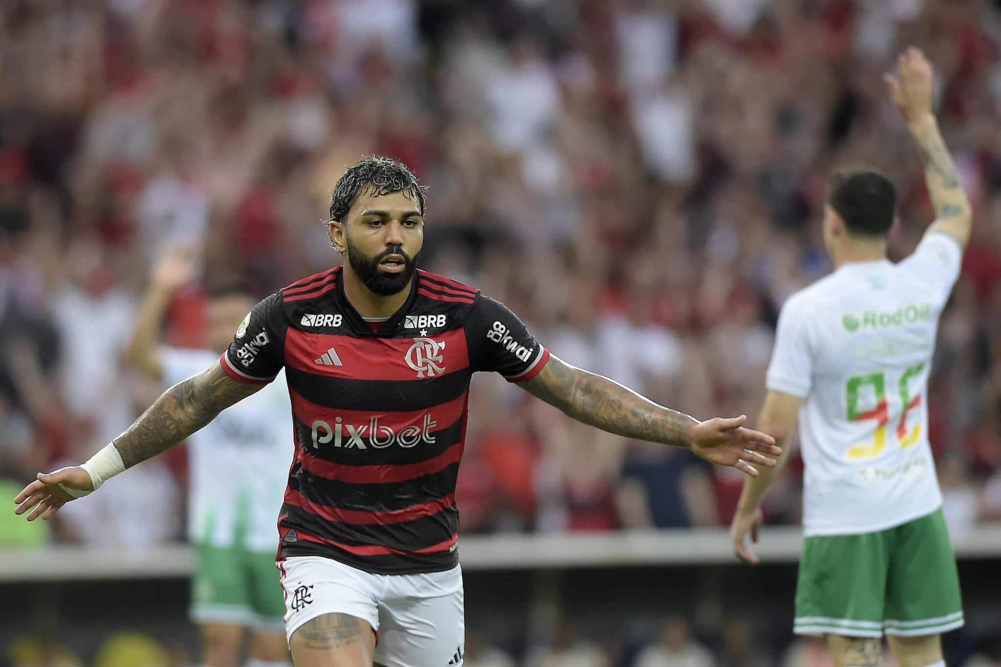 Gabigol comemora ap&oacute;s marcar gol que quebrou jejum (Foto: Dhavid Normando/C&oacute;digo 19/Gazeta Press)