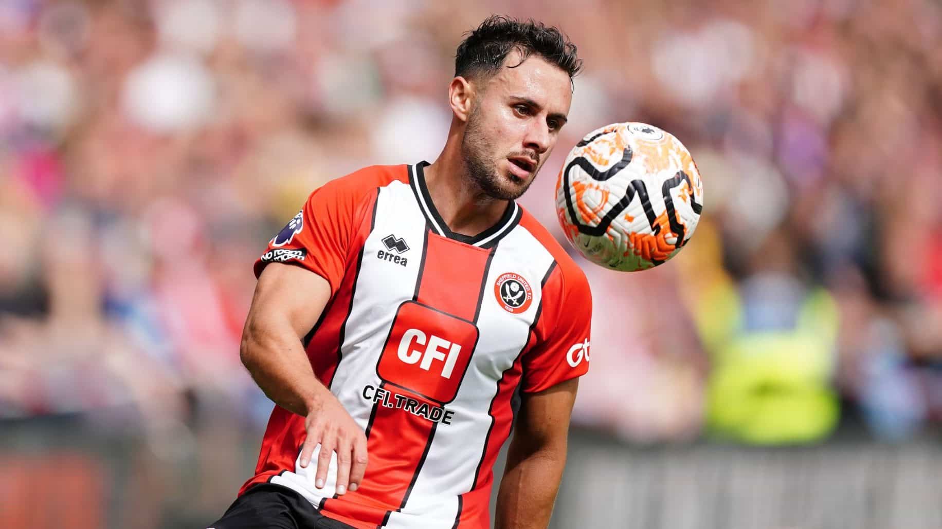 Ex-Premier League, lateral da sele&ccedil;&atilde;o grega &eacute; encontrado morto na piscina de casa