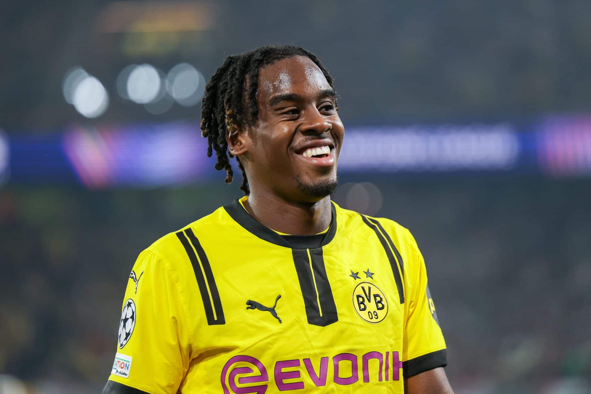 Exagero? O detalhe curioso na oferta do Chelsea por destaque do Borussia Dortmund