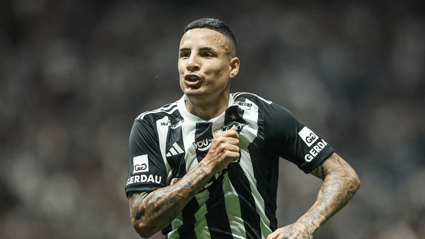 Arana justifica escolha de Milito e comanda virada do Atl&eacute;tico-MG sobre o Vasco