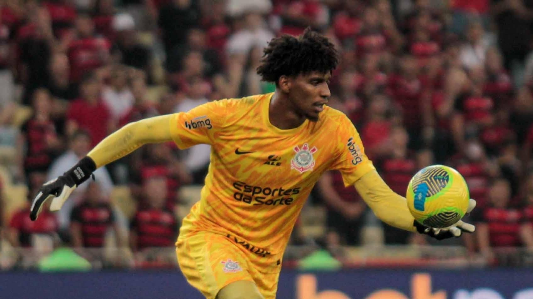 Preju&iacute;zo do Corinthians sem Hugo Souza seria muito maior que multa de R$ 500 mil