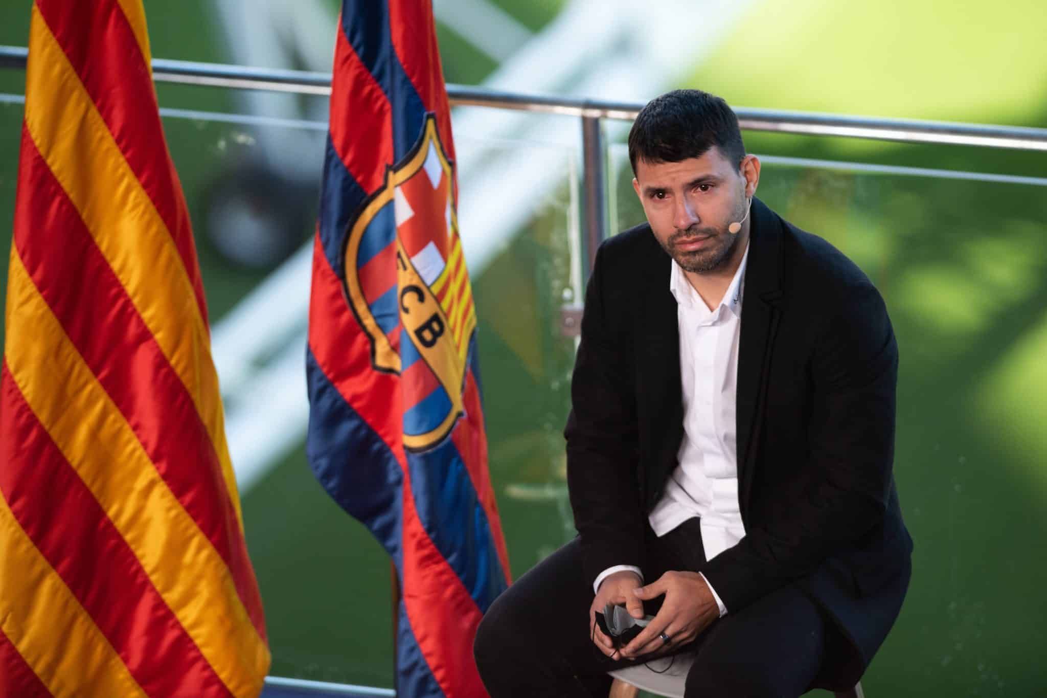 Foto: (Imago) - Sergio Kun Ag&uuml;ero se aposentou no Barcelona em 2021