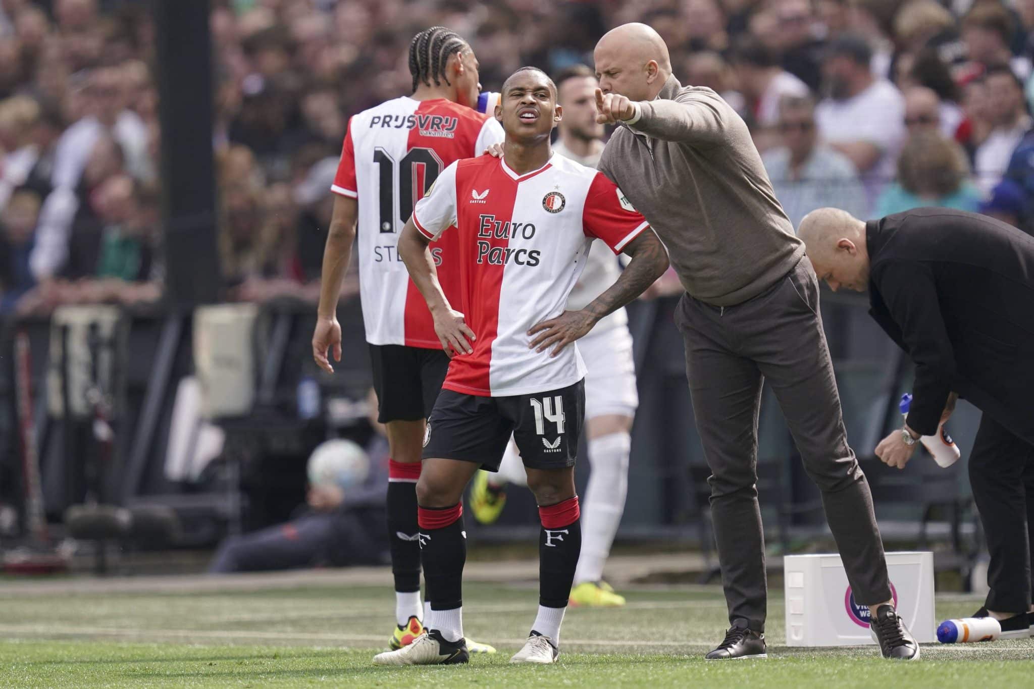 Foto: (Imago) - Igor Paix&atilde;o e Arne Slot trabalharam juntos no Feyenoord