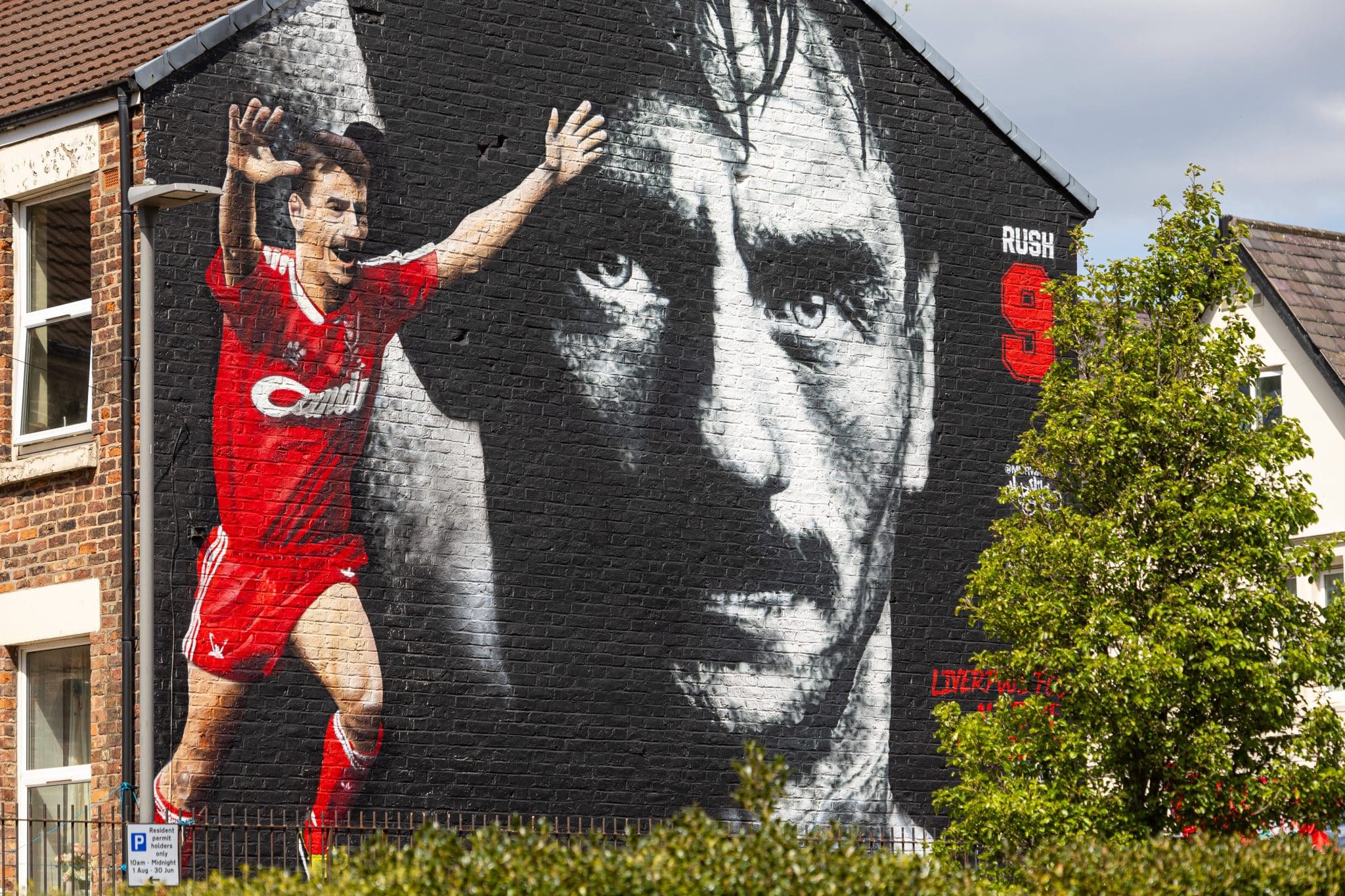 Mural de Ian Rush, que homenageia o maior artilheiro da hist&oacute;ria do Liverpool, fica localizado em Alroy Road, pr&oacute;ximo ao Main Stand de Anfield, em Liverpool. Foto: Imago