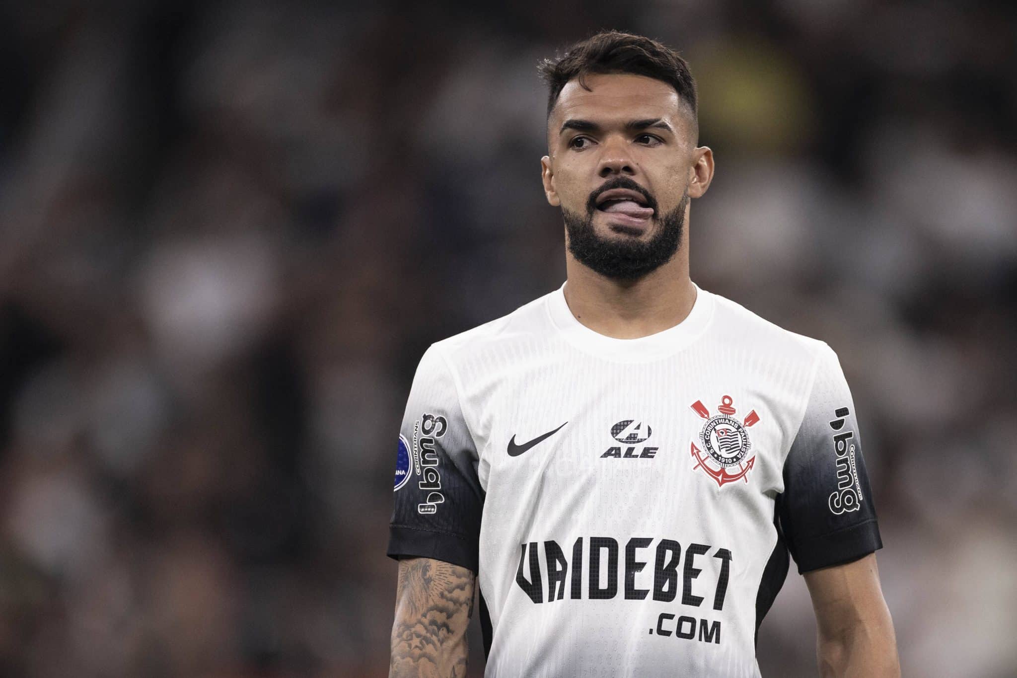 Raniele Cart&atilde;o Amarelo Jos&eacute; Mart&iacute;nez Venezuela Corinthians
