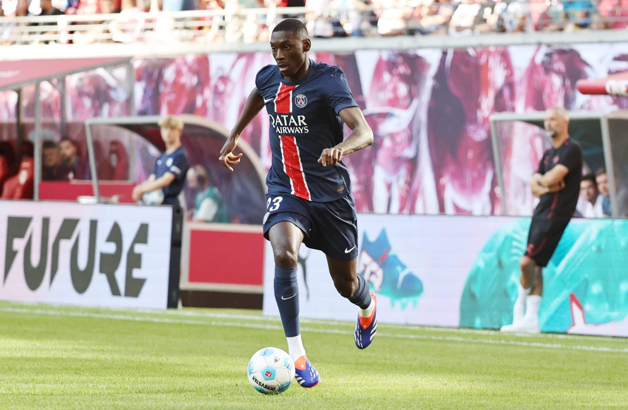 Foto: (Imago) - Kolo Muani pelo PSG