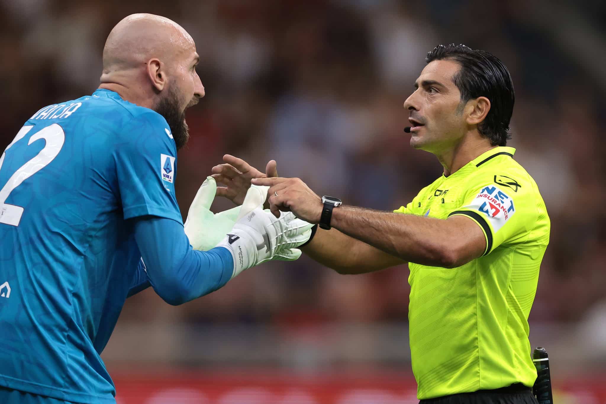 &Aacute;rbitro Fabio Maresca durante jogo do Milan. Foto: Imago