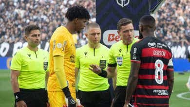 Corinthians precisa apresentar garantias ao Flamengo para usar Hugo Souza sem pagar multa
