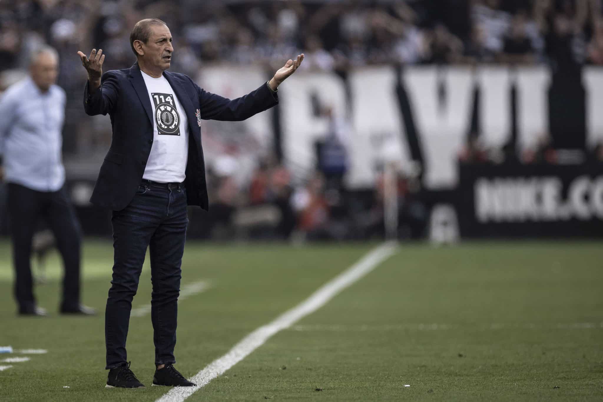 Corinthians liga sinal de alerta para Ram&oacute;n antes de jogo da vida contra Athletico