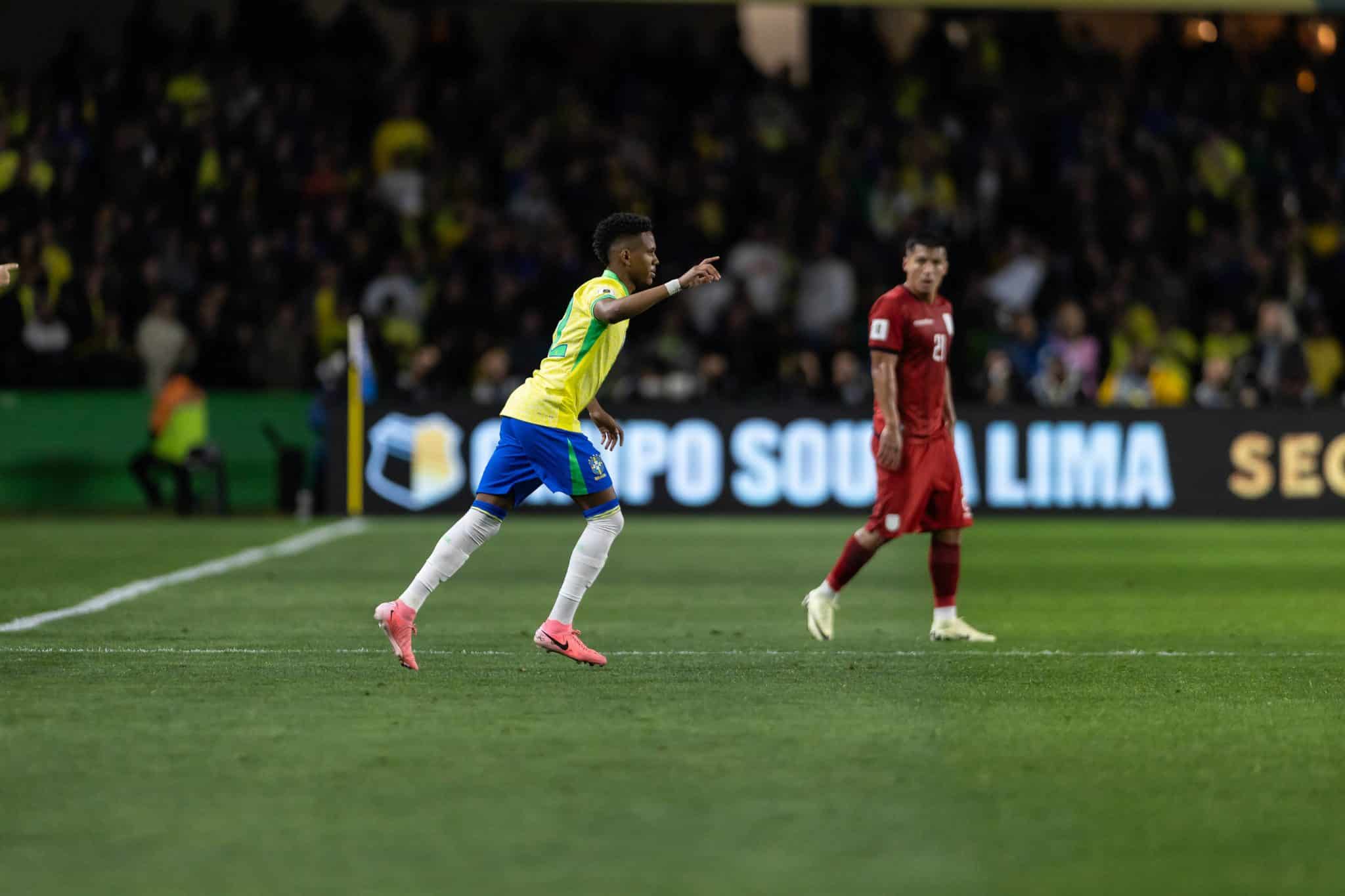 Estev&atilde;o em campo pela Sele&ccedil;&atilde;o Brasileira. Foto: Imago