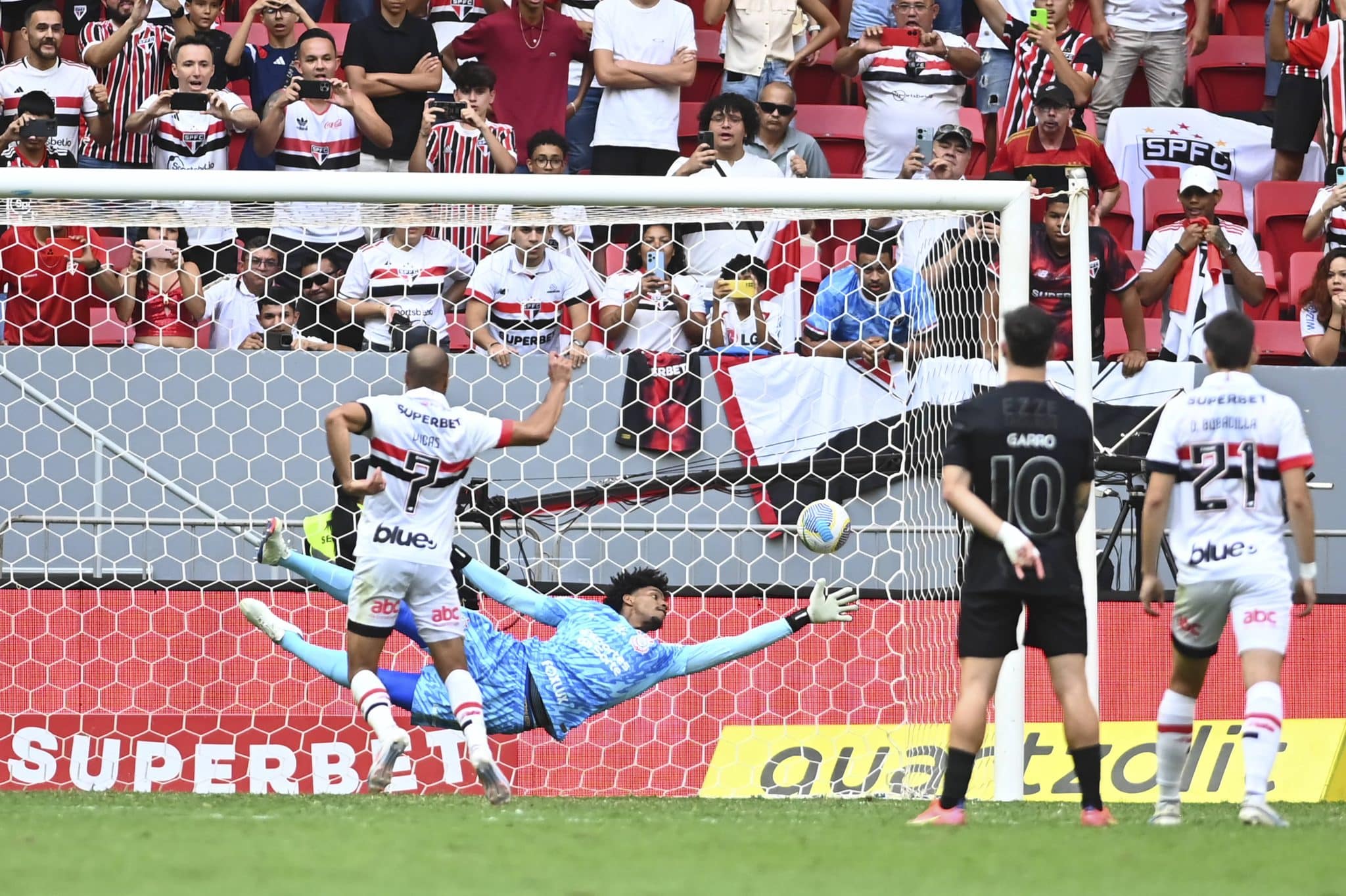 Corinthians precisa superar desempenho vexat&oacute;rio como visitante para sair do Z4