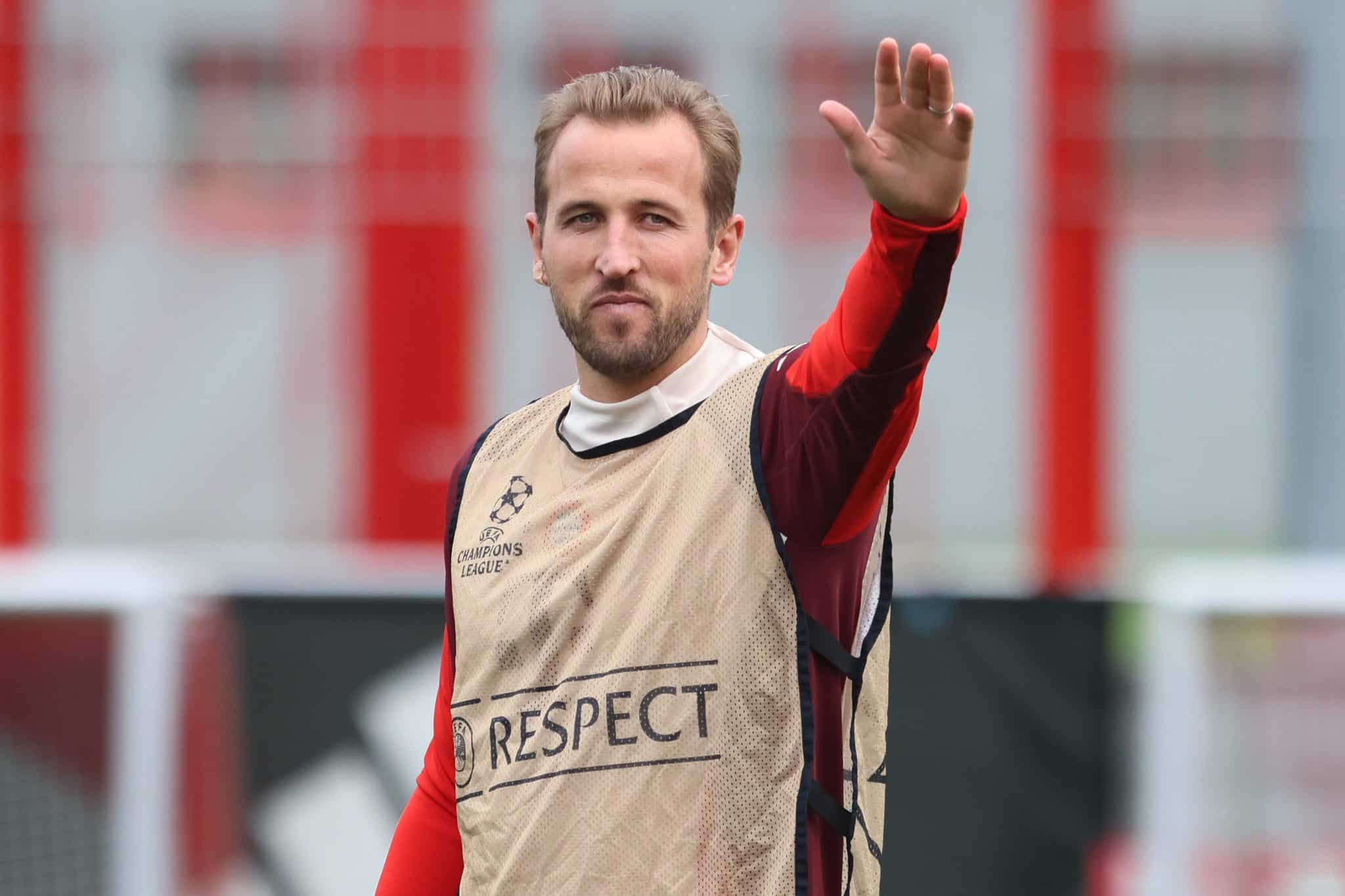 Com quatro gols marcados, Harry Kane &eacute; o artilheiro da Champions League 2024/2025