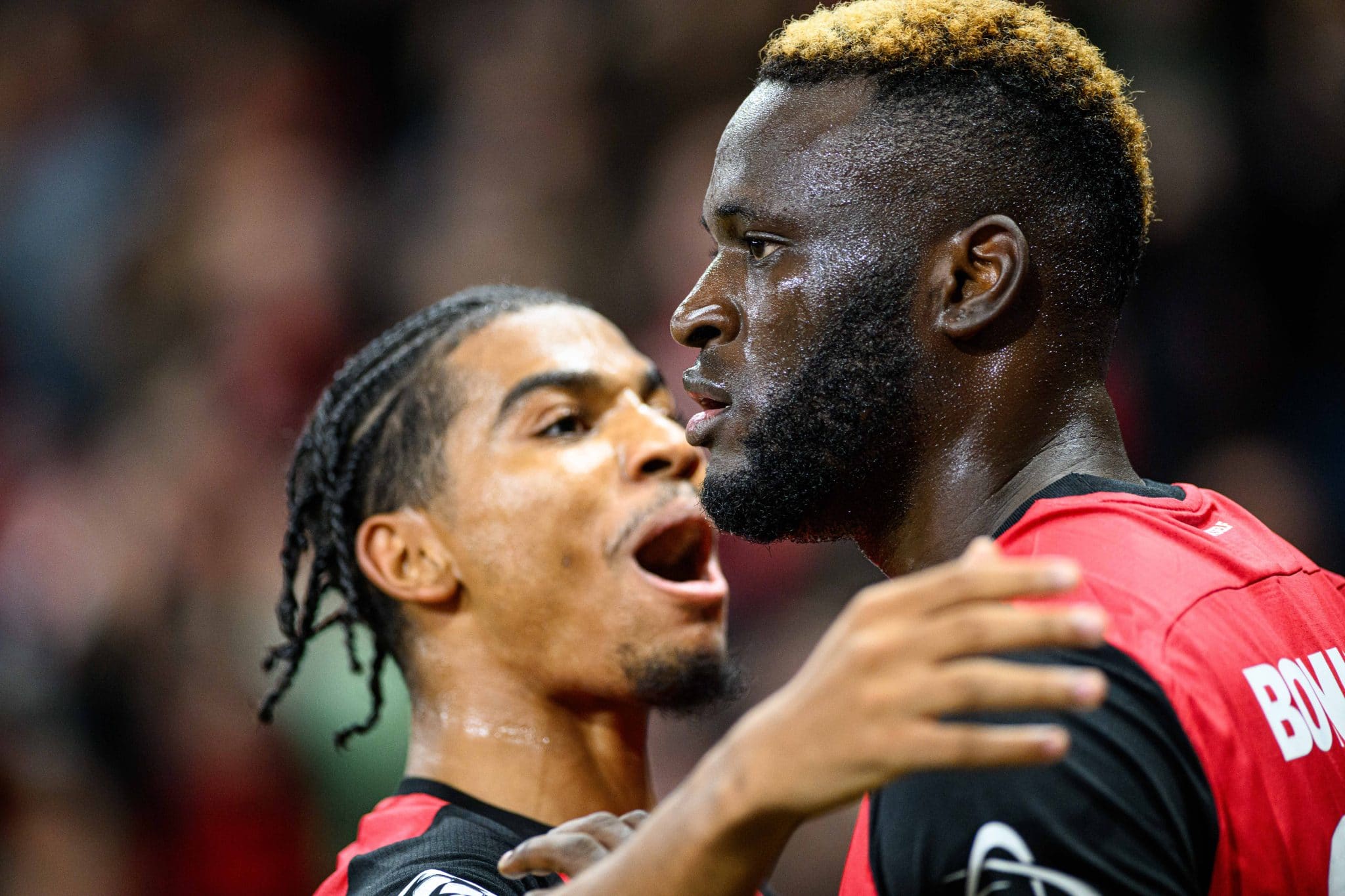 Artilheiro do Leverkusen desencanta na Champions em vit&oacute;ria sobre o Milan