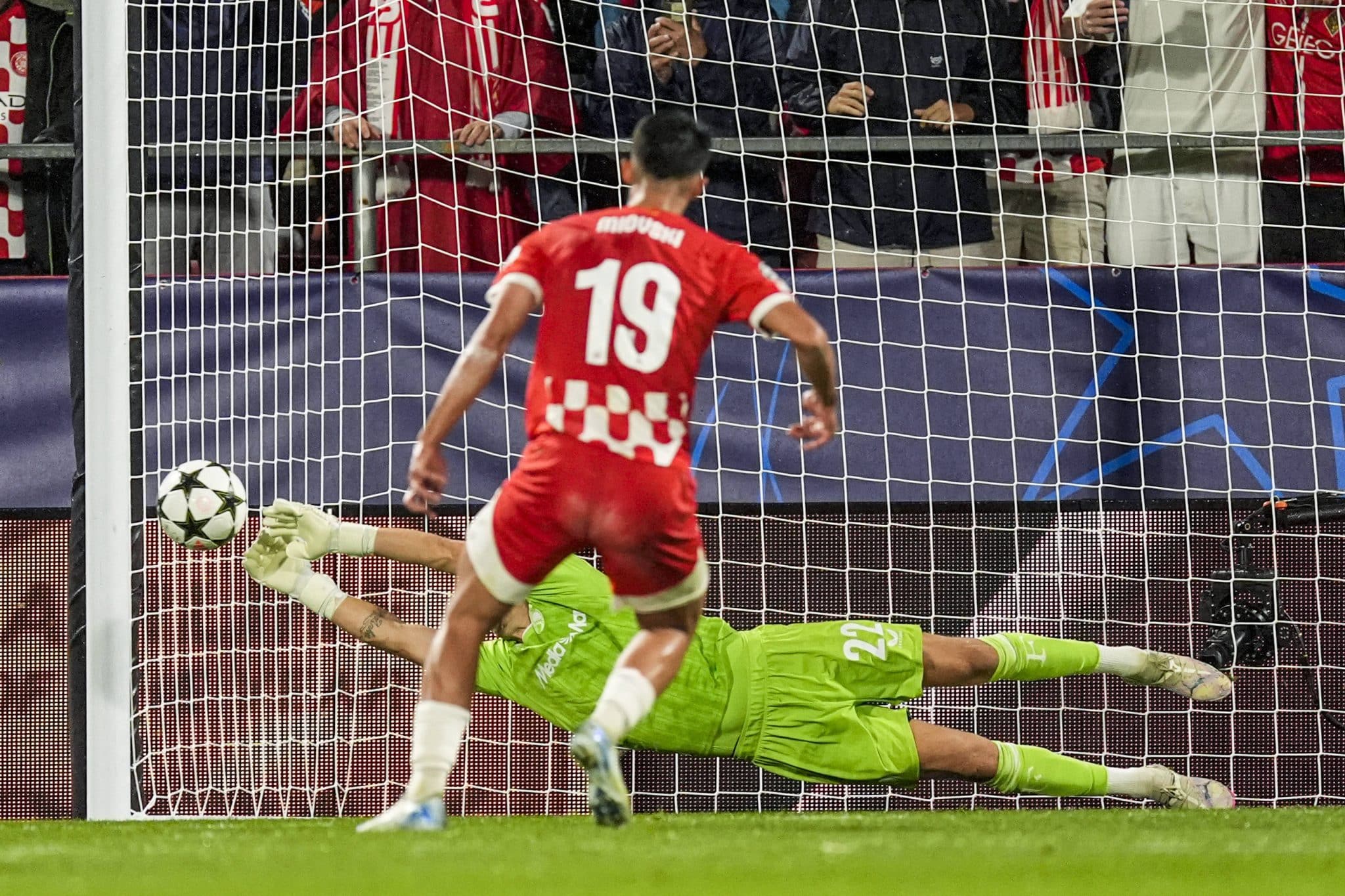Miovski perdeu p&ecirc;nalti para o Girona. Foto: Imago