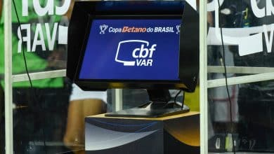 &Aacute;rbitro acusado de ofender Corinthians &eacute; escalado para a semifinal na Neo Qu&iacute;mica Arena
