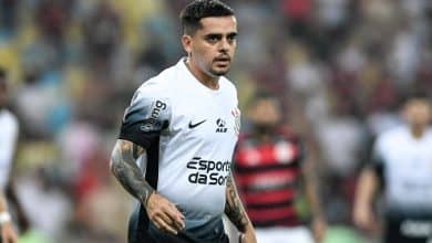 Atua&ccedil;&otilde;es em jogos decisivos torna inexplic&aacute;vel renova&ccedil;&atilde;o de Fagner com o Corinthians