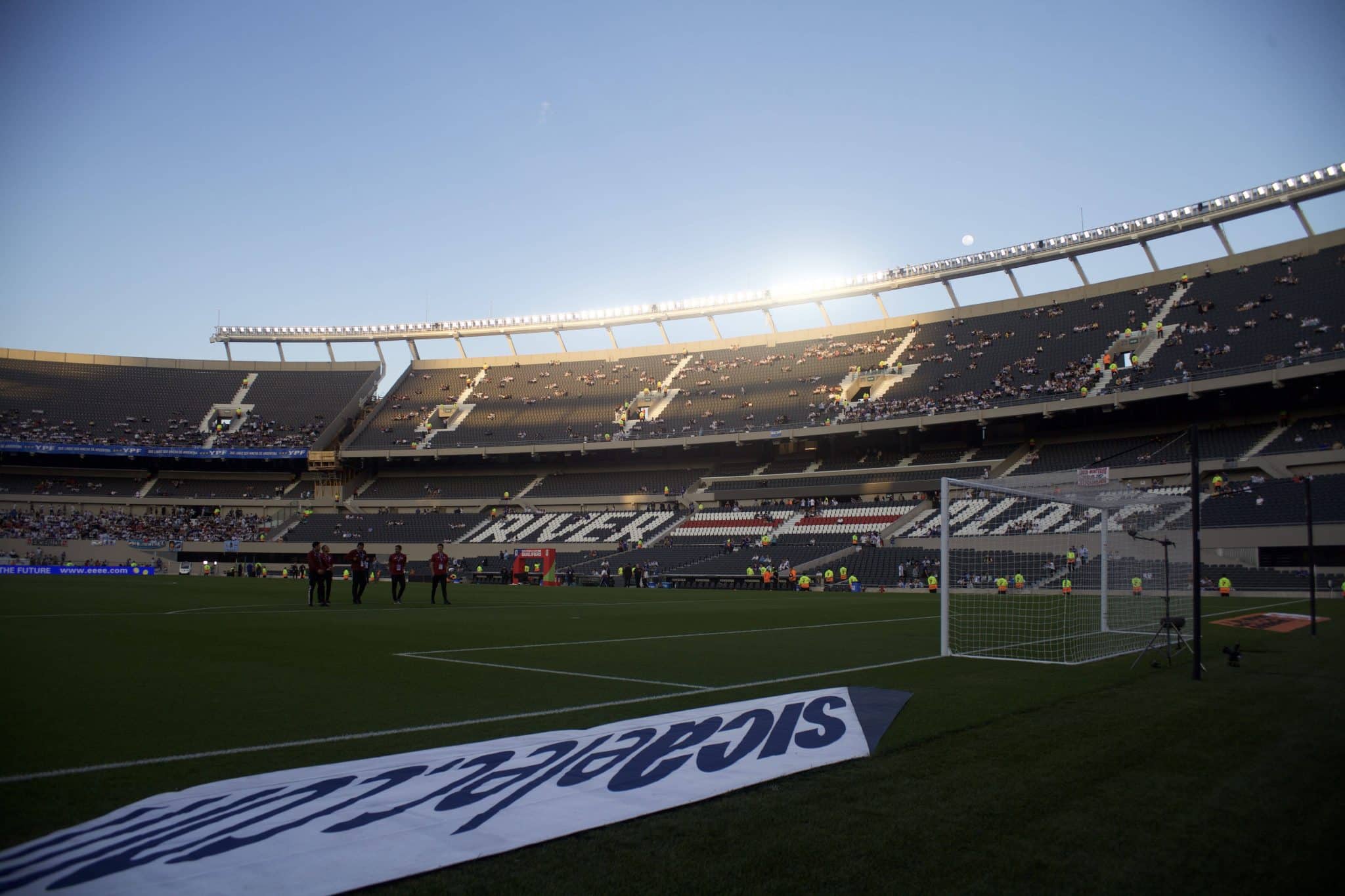 Conmebol refor&ccedil;a final da Libertadores no Monumental; ingressos podem chegar a R$ 20 mil