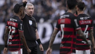 Daronco recebeu camisa do Flamengo ap&oacute;s elimina&ccedil;&atilde;o do Corinthians? Entenda o que aconteceu