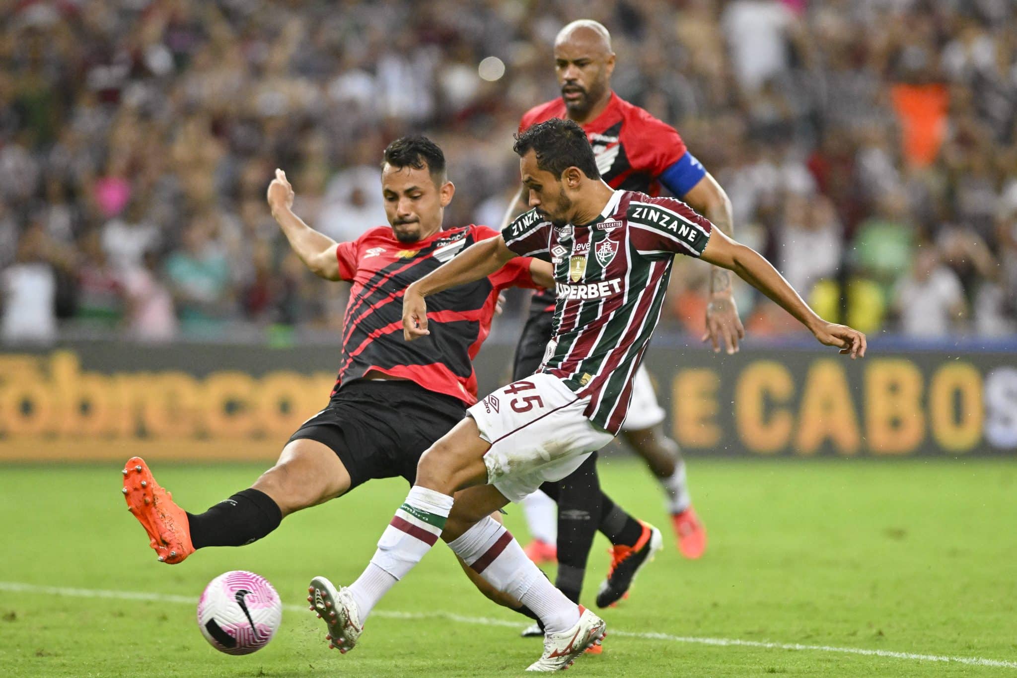 Lima foi o melhor do Fluminense no primeiro tempo - Foto: Imago