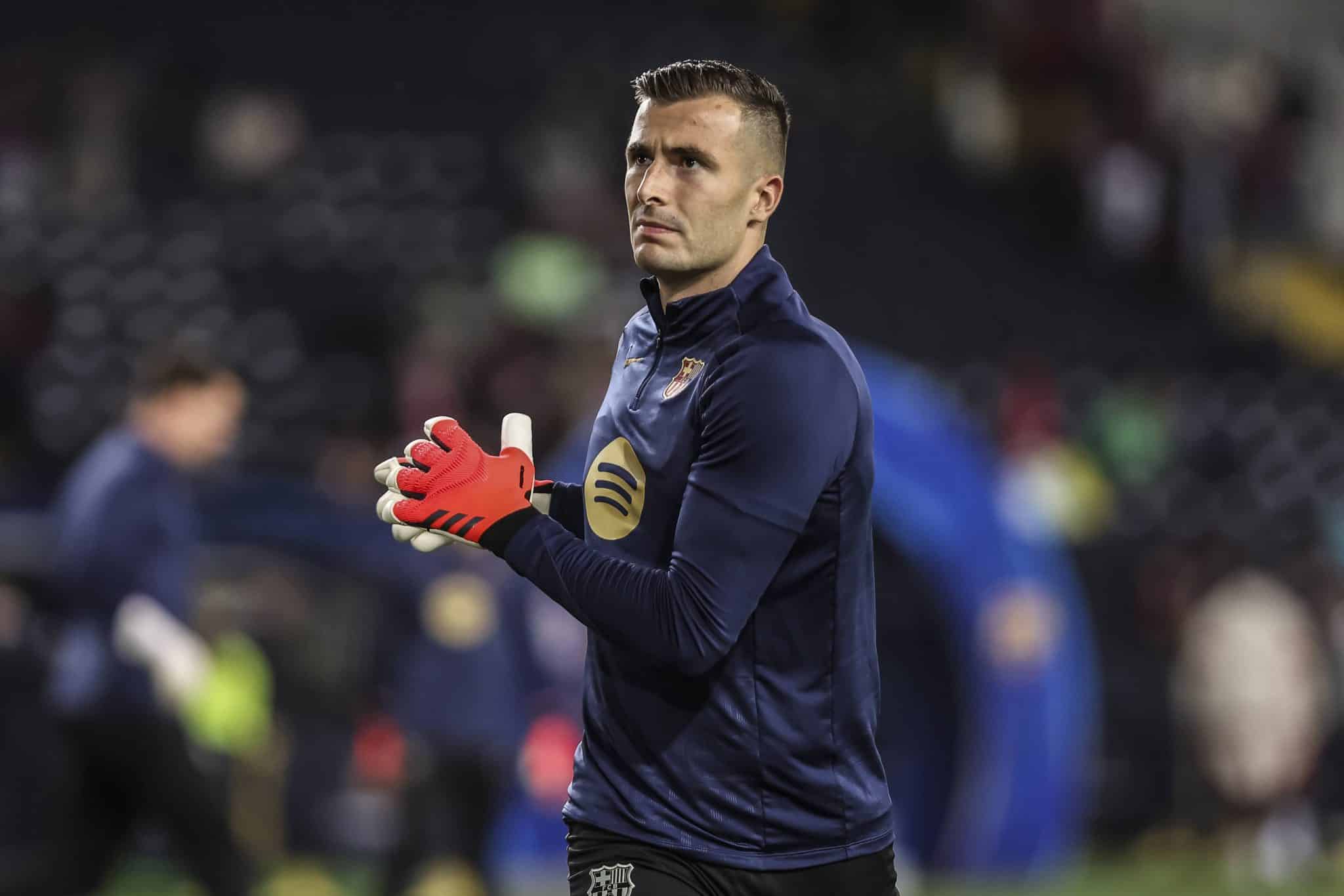 I&ntilde;aki Pe&ntilde;a ganhou oportunidade como titular ap&oacute;s a les&atilde;o de Ter Stegen