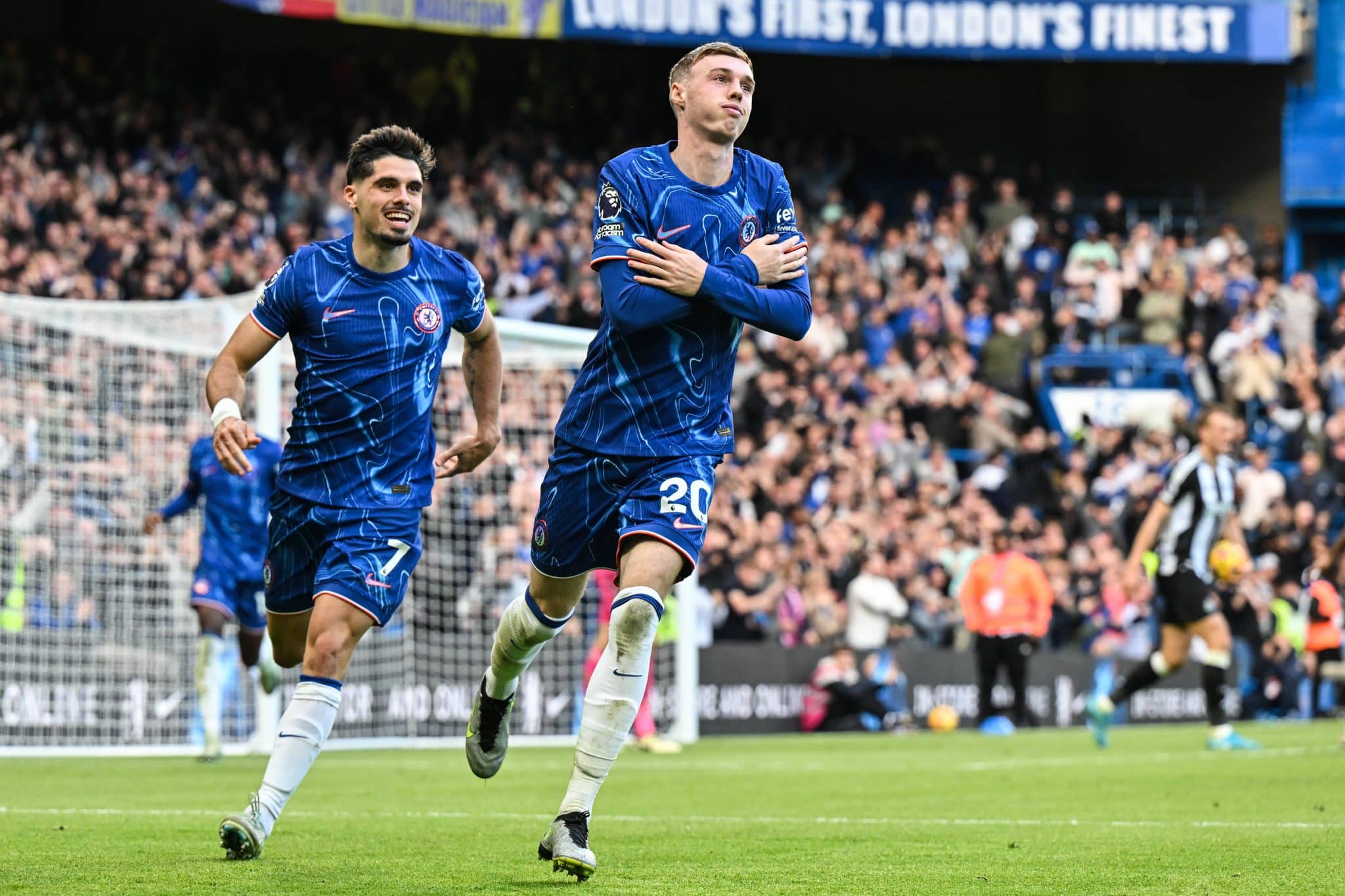 Cole Palmer decide mais um jogo para o Chelsea, que volta a vencer na Premier League