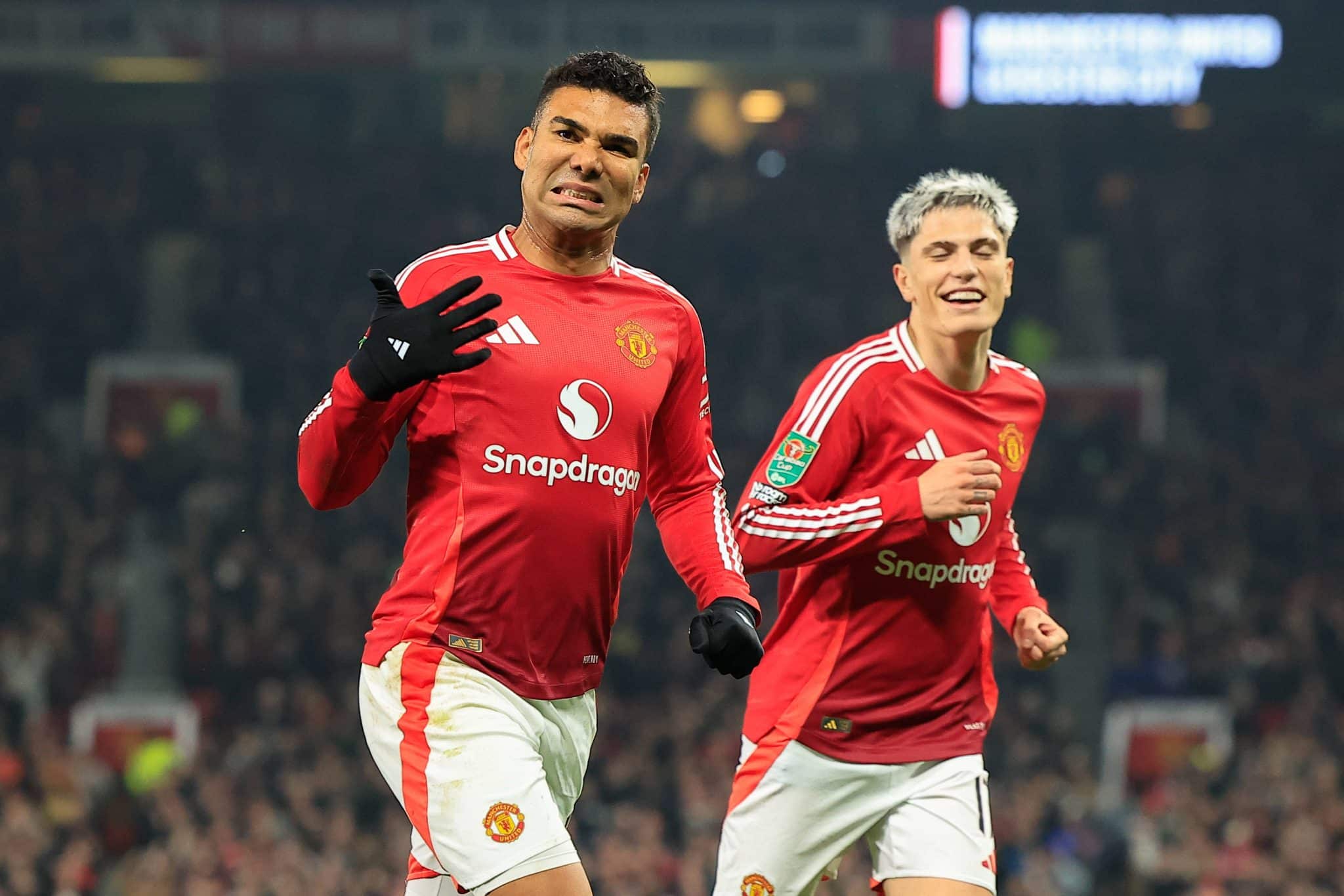 Casemiro tem atua&ccedil;&atilde;o &lsquo;n&iacute;vel Sele&ccedil;&atilde;o&rsquo; e classifica novo Manchester United