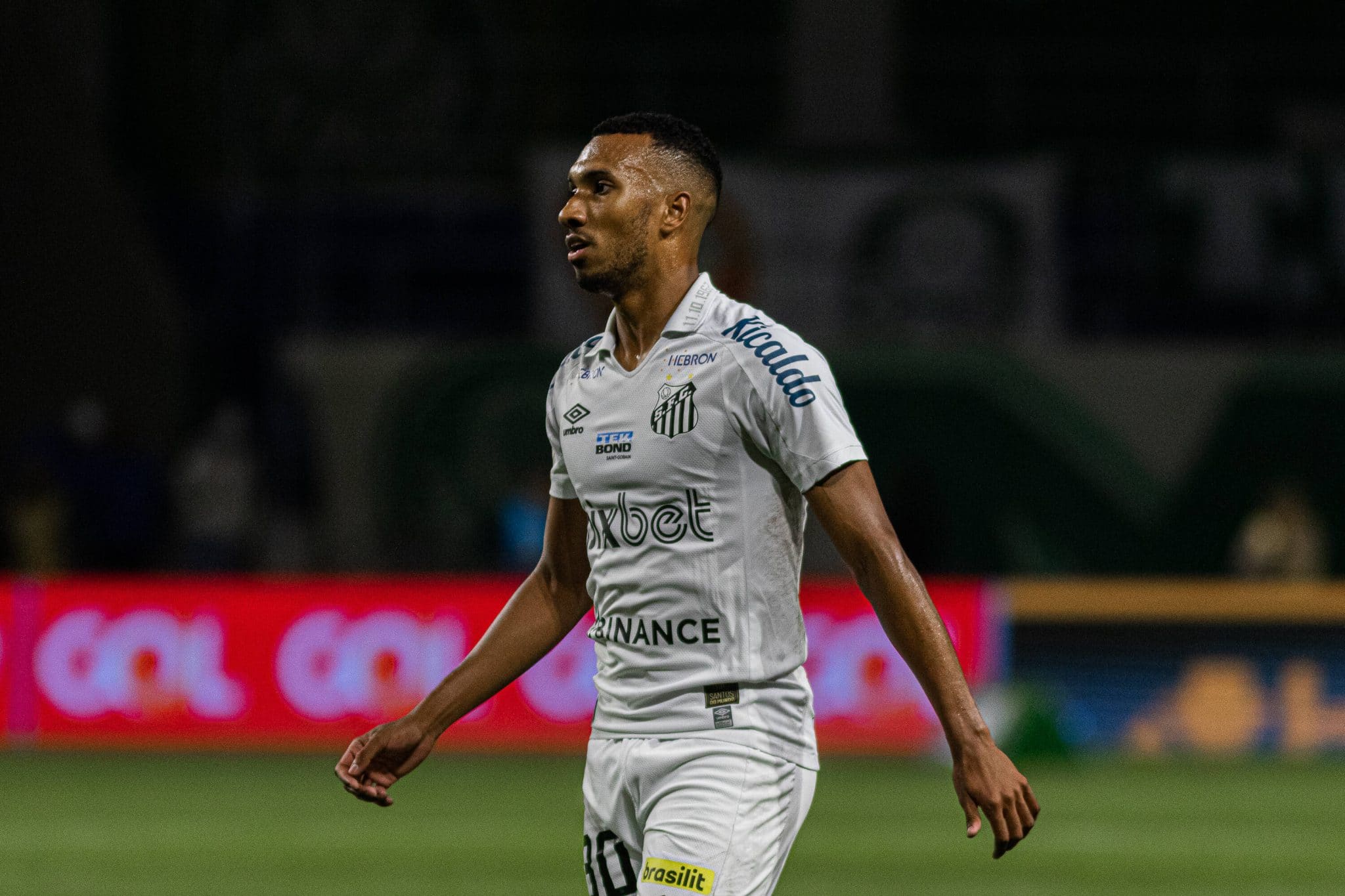 Santos espera negociar atacante na pr&oacute;xima janela de transfer&ecirc;ncias