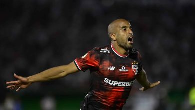 Com show de Lucas, S&atilde;o Paulo vence Vasco e agradece Data Fifa