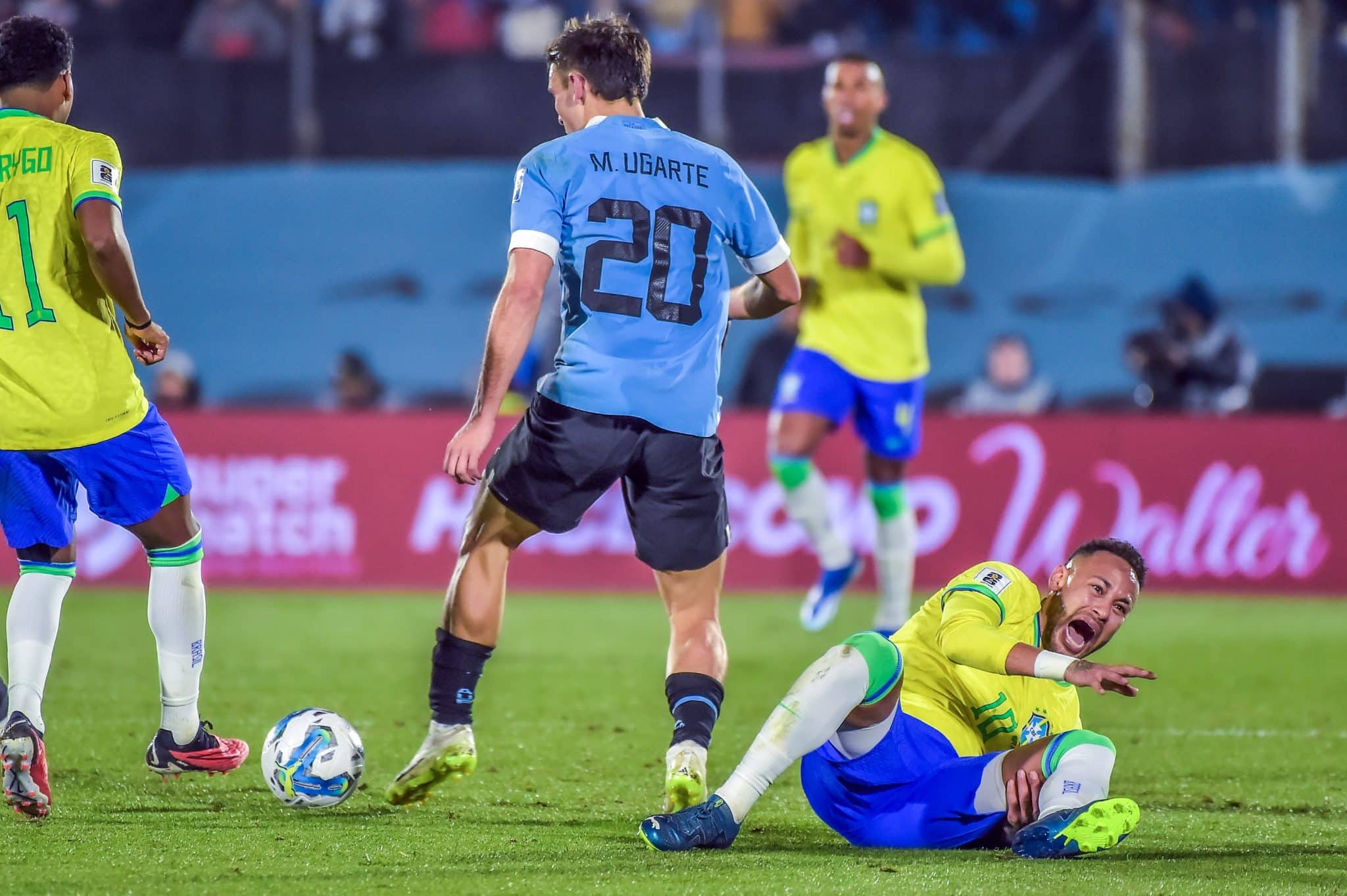 Neymar les&atilde;o Brasil x Uruguai 