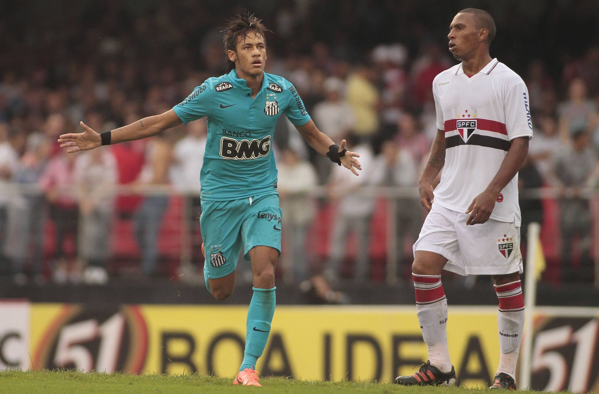 Neymar realmente &lsquo;deitava&rsquo; contra o S&atilde;o Paulo? Relembre confrontos