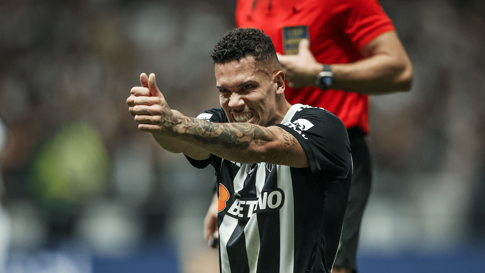 &lsquo;Treino pouco com o time&rsquo;: Paulinho revela sacrif&iacute;cio para ajudar o Atl&eacute;tico-MG