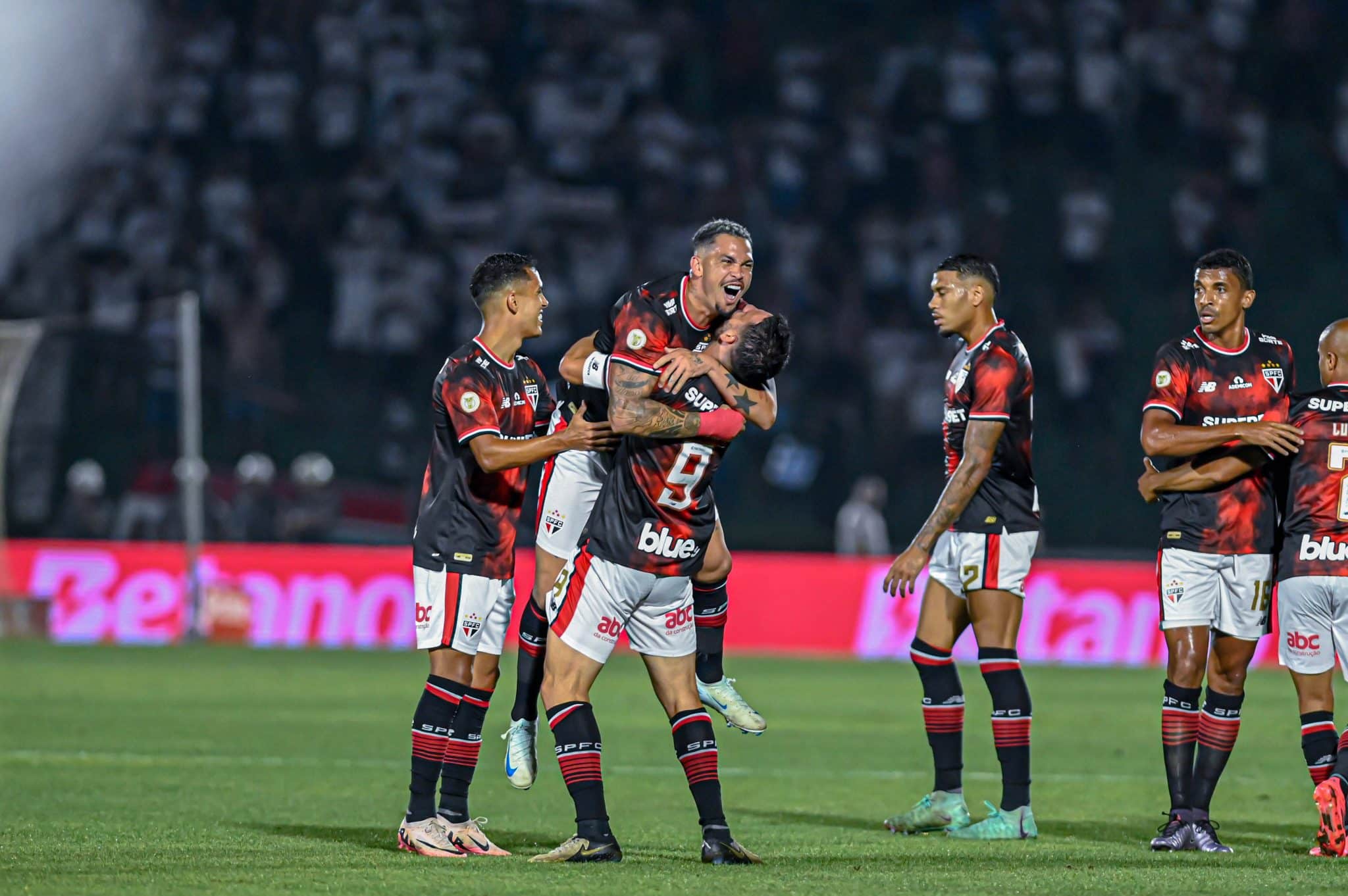 Luciano marcou o primeiro gol do S&atilde;o Paulo no Brinco de Ouro