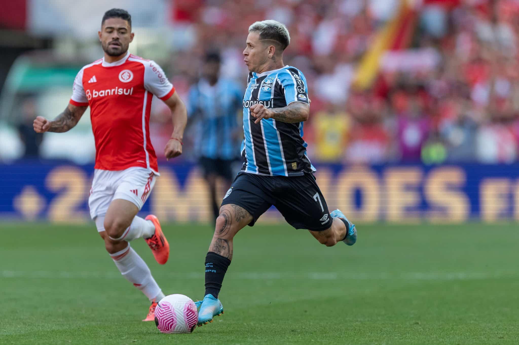 Soteldo em a&ccedil;&atilde;o no Gre-Nal 