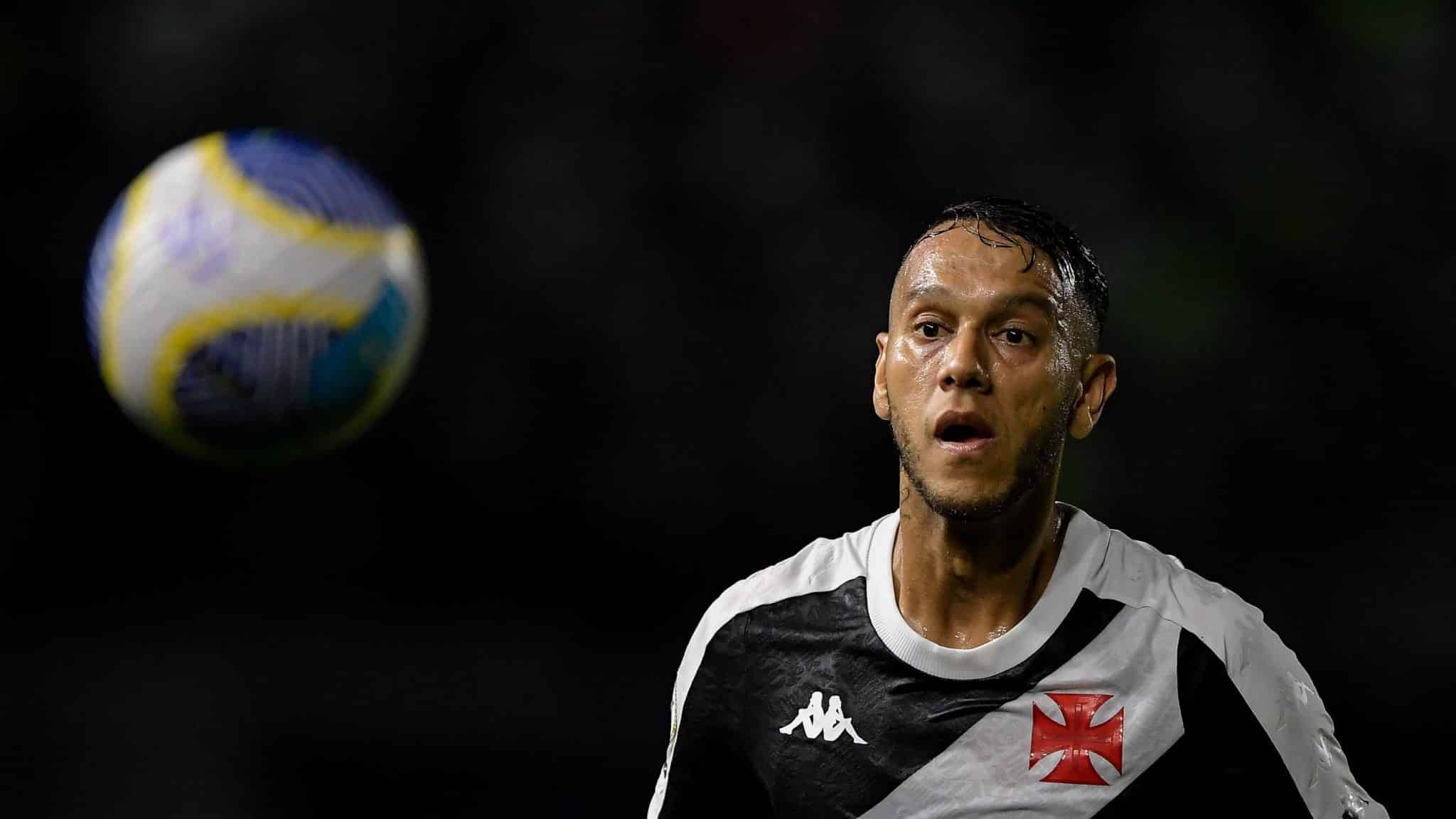 Expuls&atilde;o, falhas e vaias: Souza prova que estava errado sobre seu retorno ao Vasco