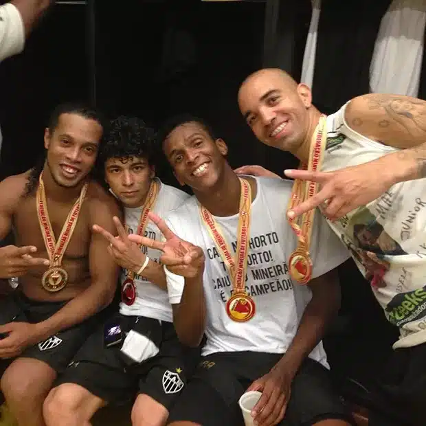 Ronaldinho, Luan, Jô e Tardelli, campeões pelo Atlético