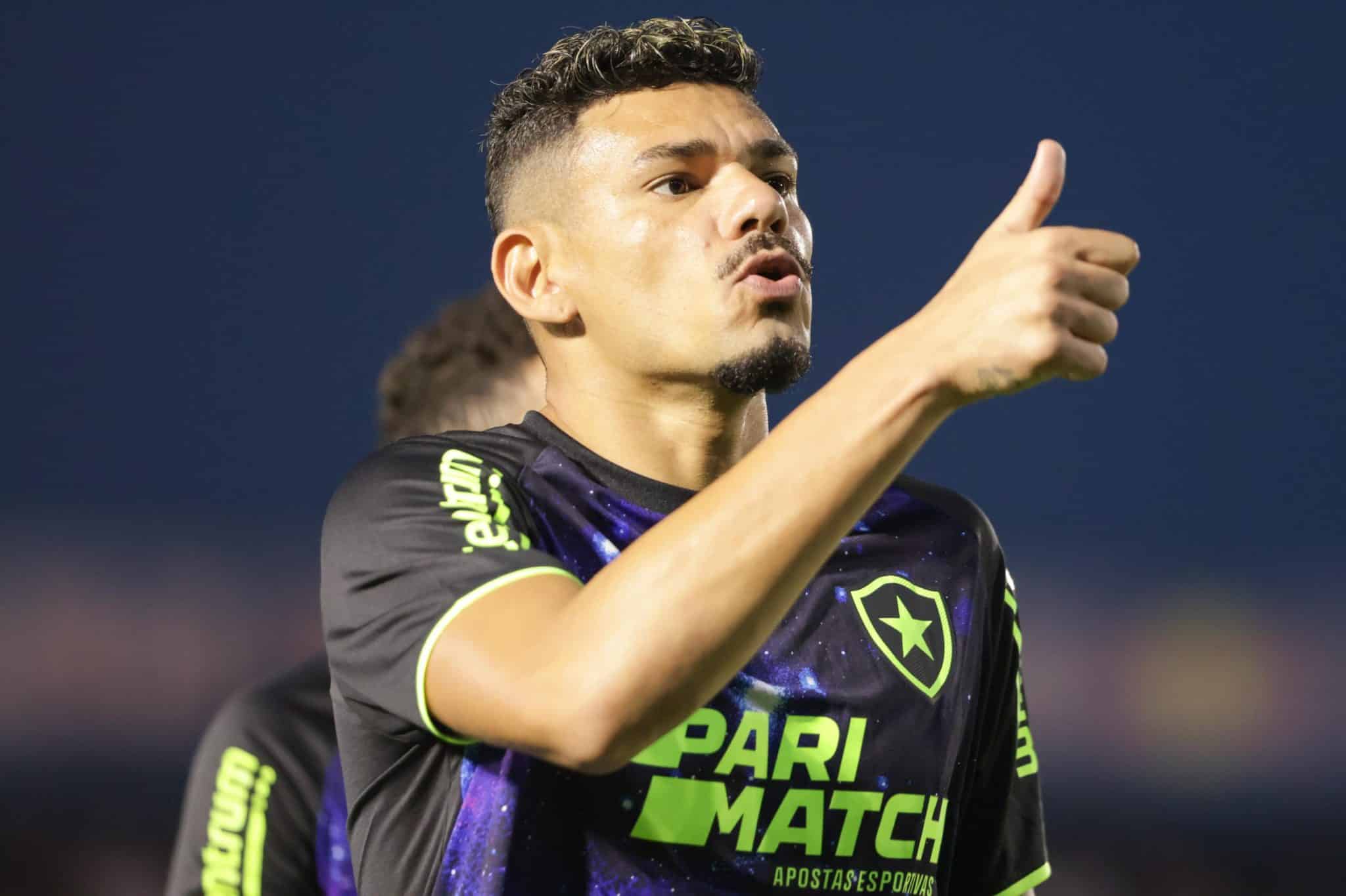 Botafogo espanta trauma  ao vencer Bragantino e abre vantagem na lideran&ccedil;a