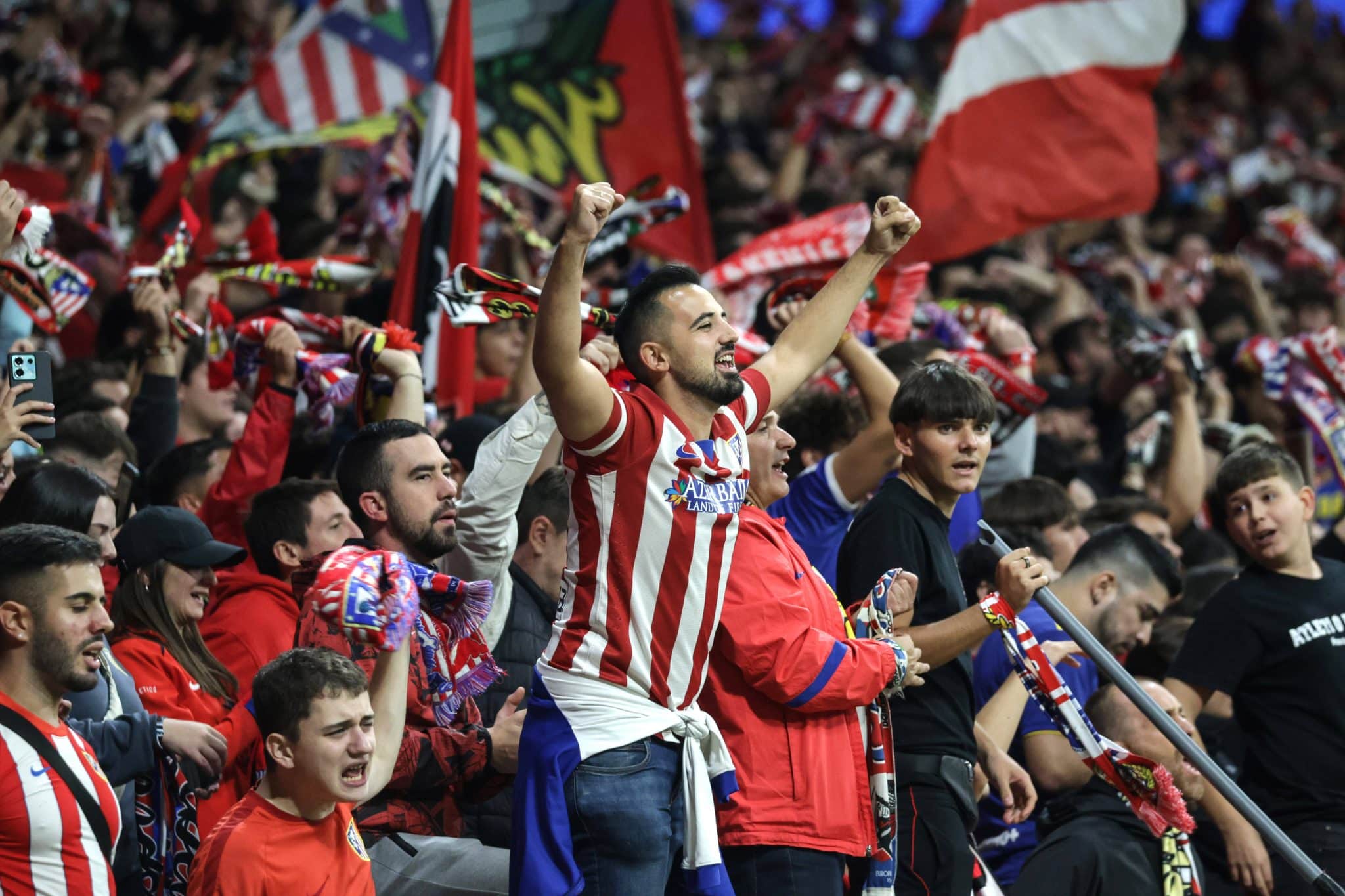 Atl&eacute;tico de Madrid pune a pr&oacute;pria torcida ap&oacute;s problemas no cl&aacute;ssico