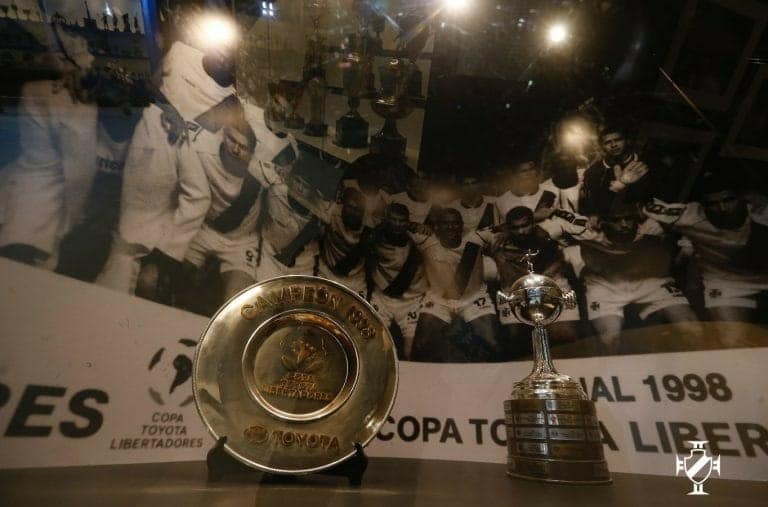 Vasco vai definir o que ser&aacute; feito com trof&eacute;us antes da reforma de S&atilde;o Janu&aacute;rio