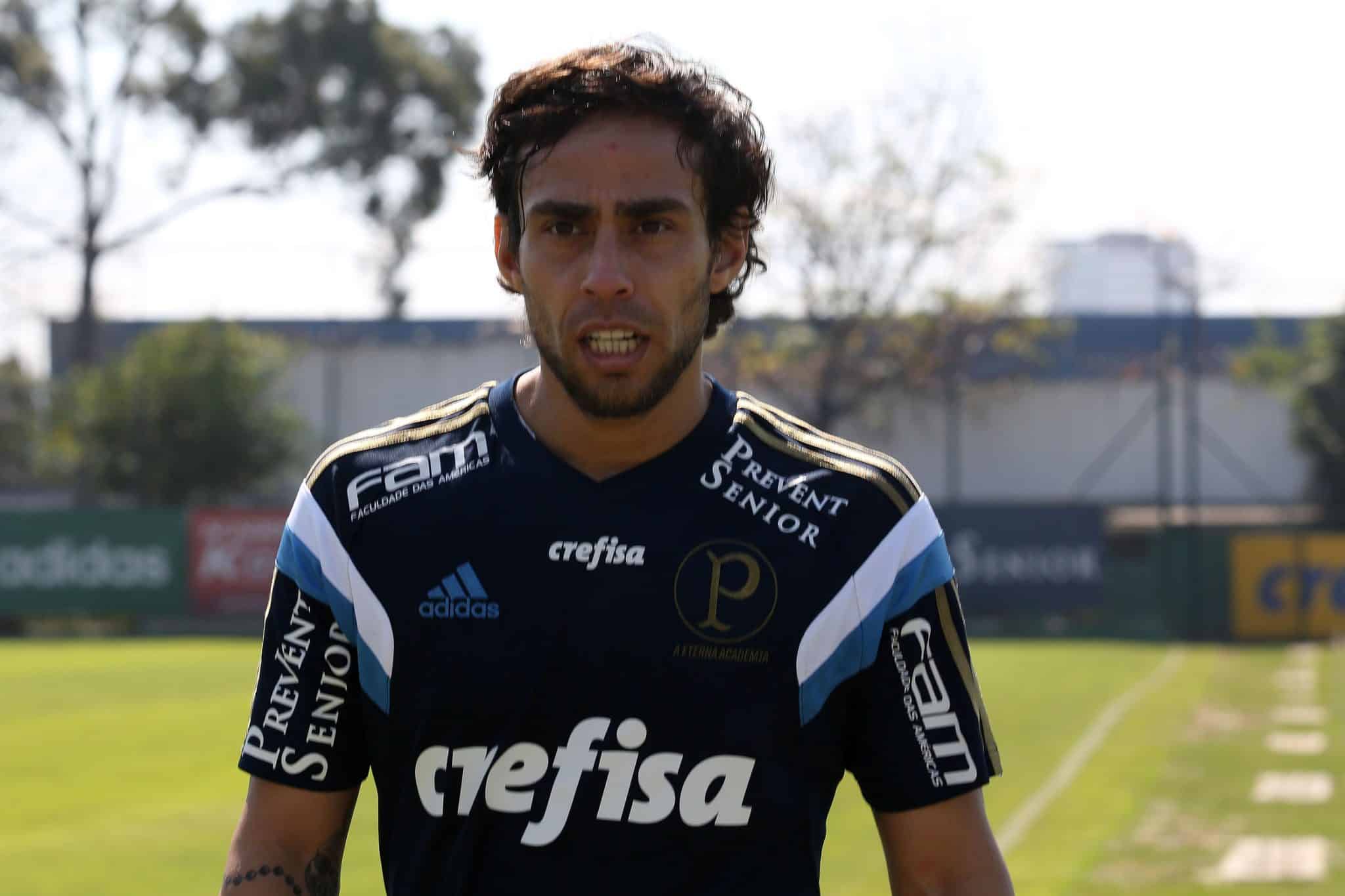 &Iacute;dolo do Palmeiras, Valdivia &eacute; preso no Chile