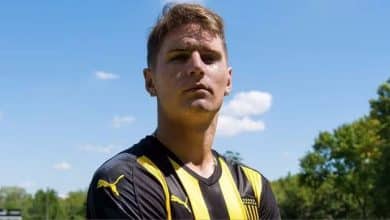 Flagrado em confus&atilde;o, Varela, do Flamengo, tem forte liga&ccedil;&atilde;o com o Pe&ntilde;arol