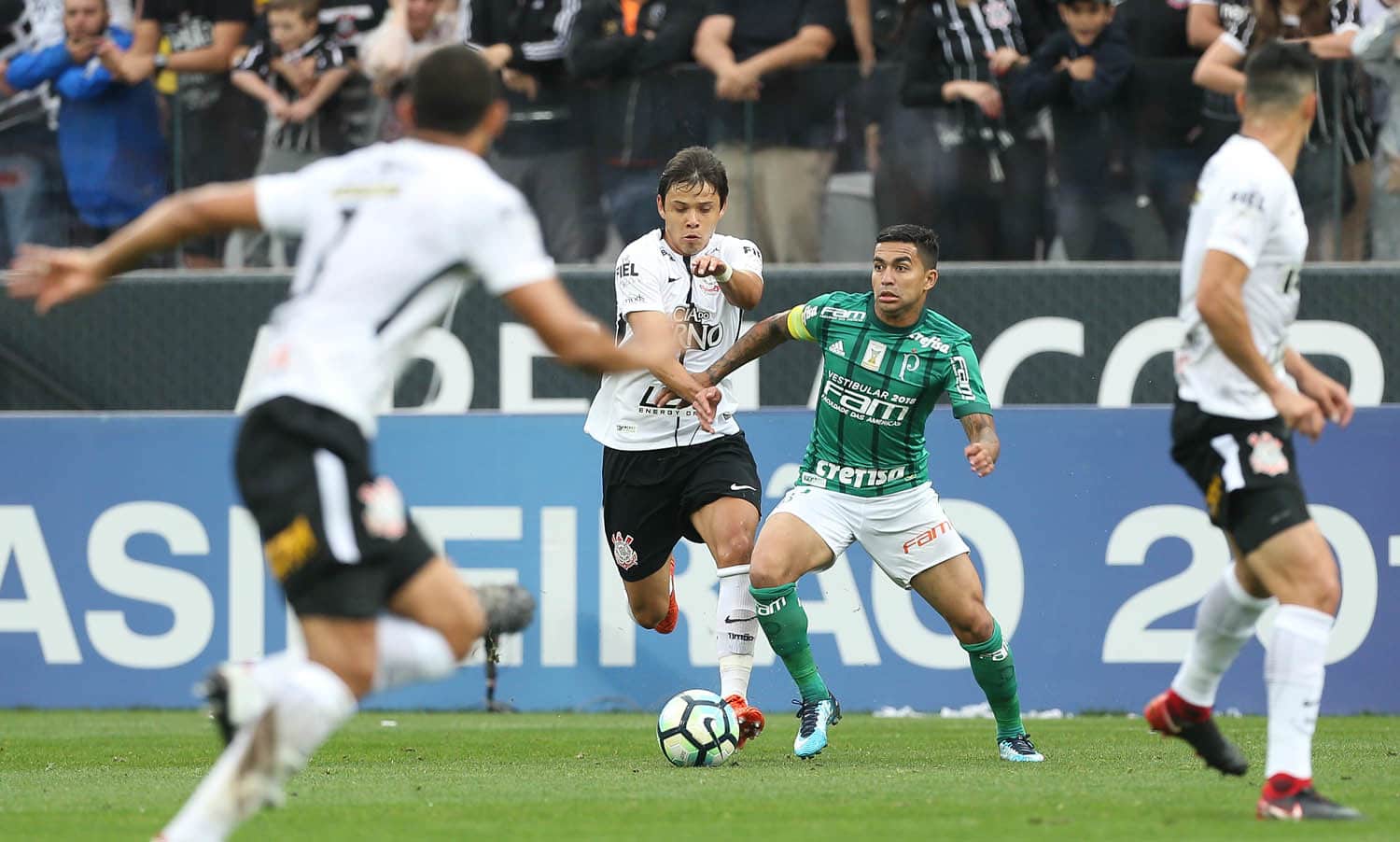 Corinthians praticamente tirou o Palmeiras da disputa pelo t&iacute;tulo do Brasileir de 2017 (Foto: C&eacute;sar Greco/Palmeiras)