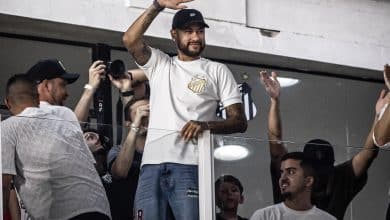 De passagem pelo Brasil, Neymar pode assistir ao Santos na Vila