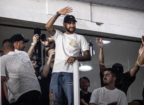De passagem pelo Brasil, Neymar pode assistir ao Santos na Vila