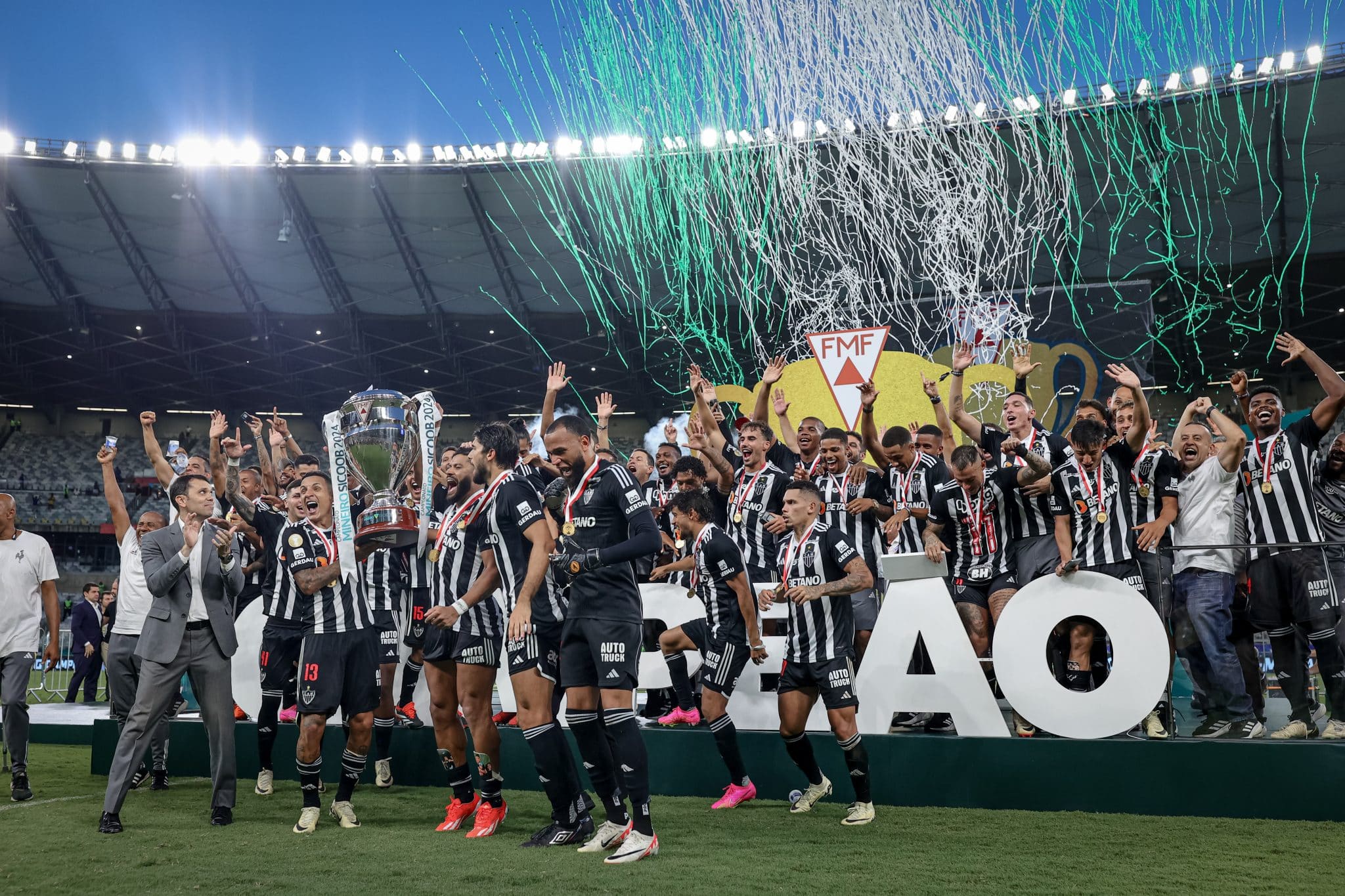 O tchau dos jogadores do Galo, que tamb&eacute;m significa os 5 t&iacute;tulos mineiros seguidos